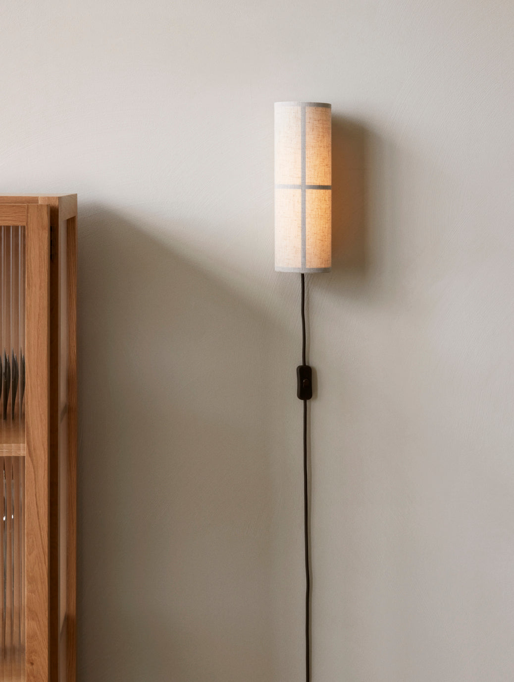 HASHIRA wall lamp linen