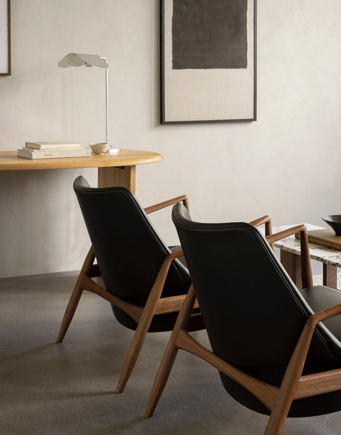THE SEAL gray armchair with oak base [Julia]