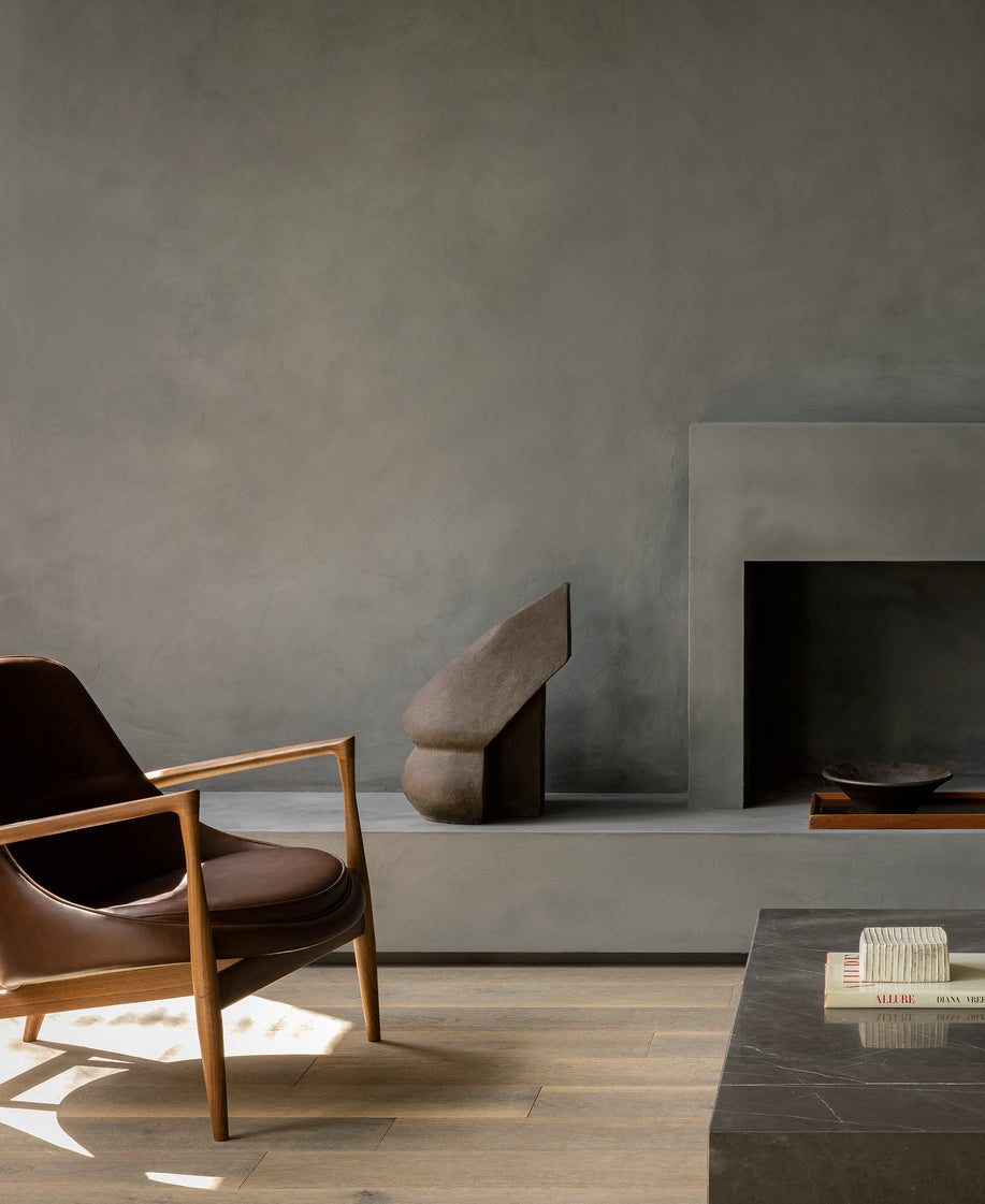 ELIZABETH armchair in cognac leather with oak base [Julia]