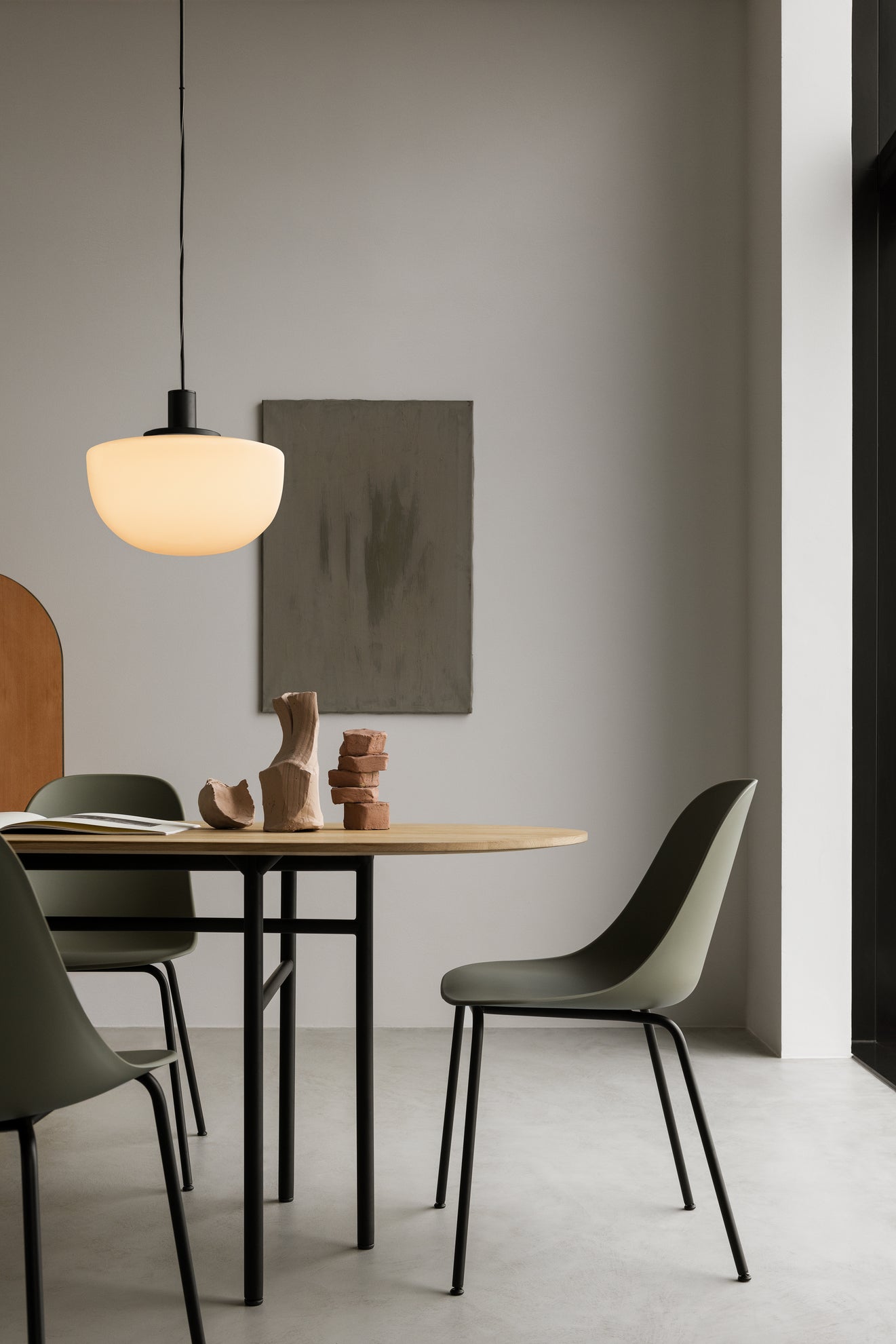 HARBOUR chair in cognac leather with oak base