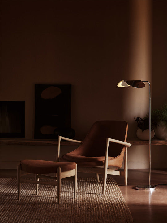 ELIZABETH armchair in cognac leather with oak base [Julia]