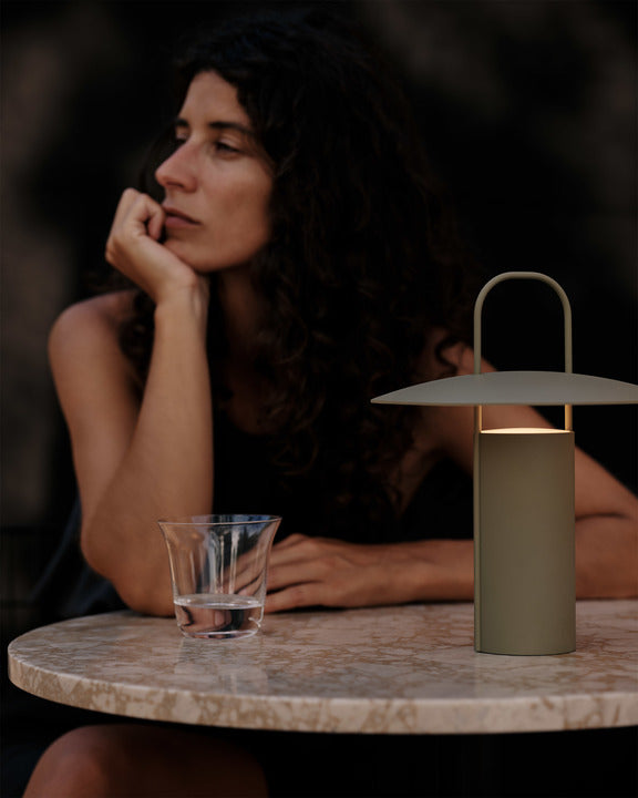 Tragbare Lampe RAY olivgrün