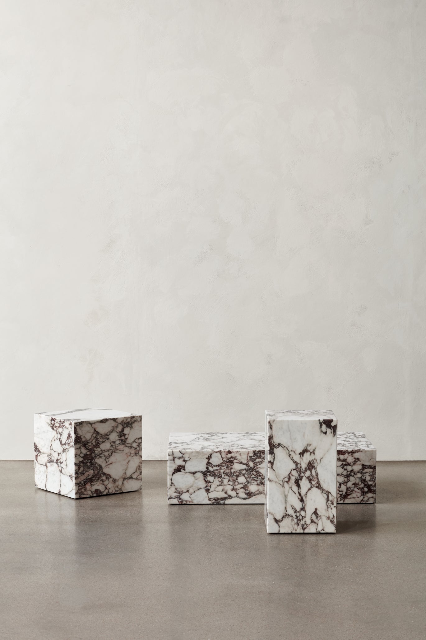 Couchtisch PLINTH sandstein
