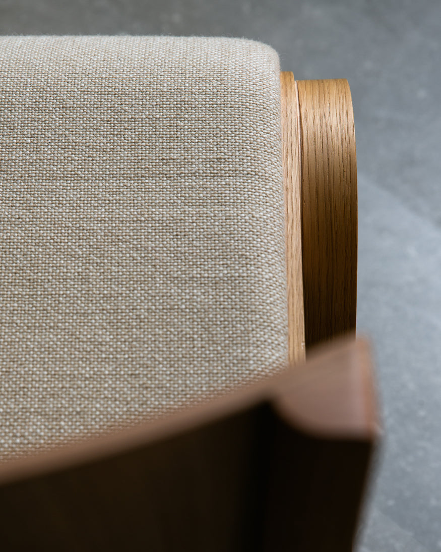 Stuhl READY beige Boucle mit dunklem Eichenfuß
