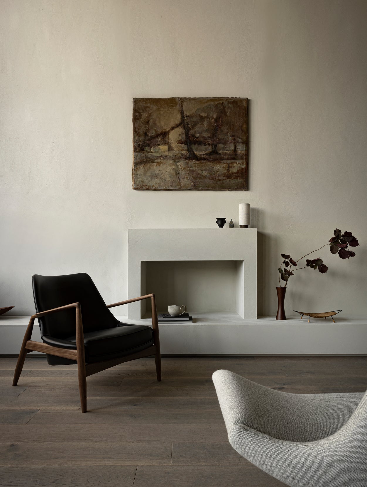 THE SEAL gray armchair with oak base [Julia]