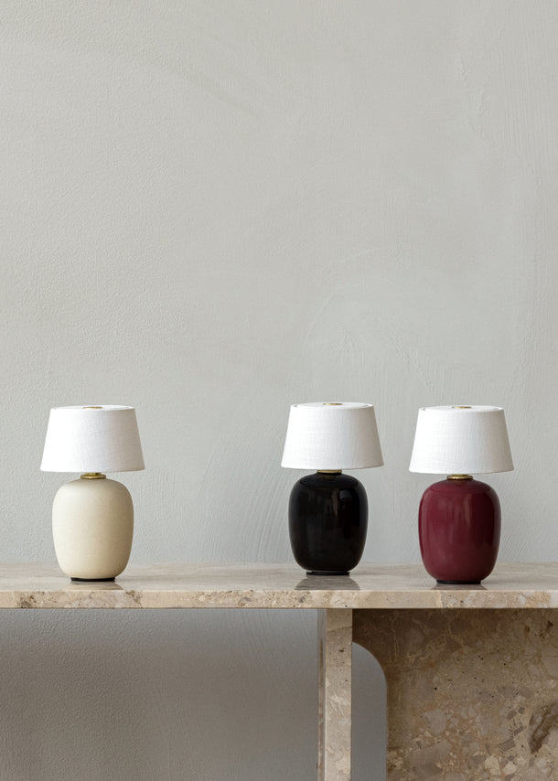 Tragbare Lampe TORSO schwarze Keramik mit weißem Schirm