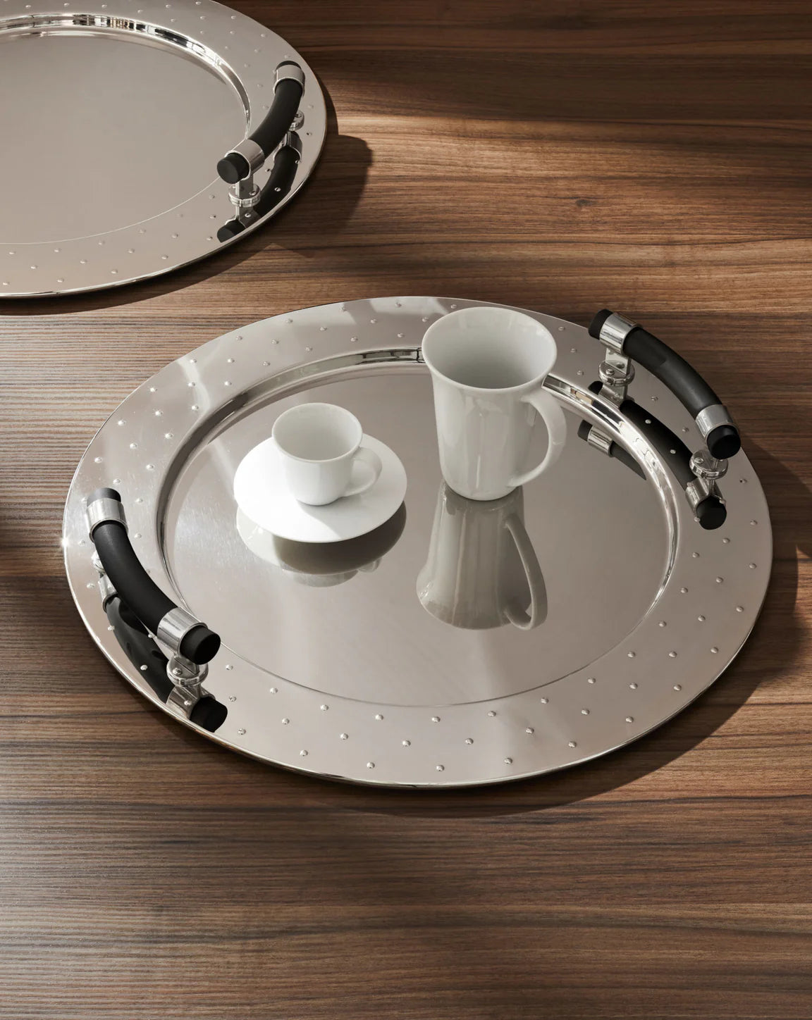 Silver mgvass tray with black