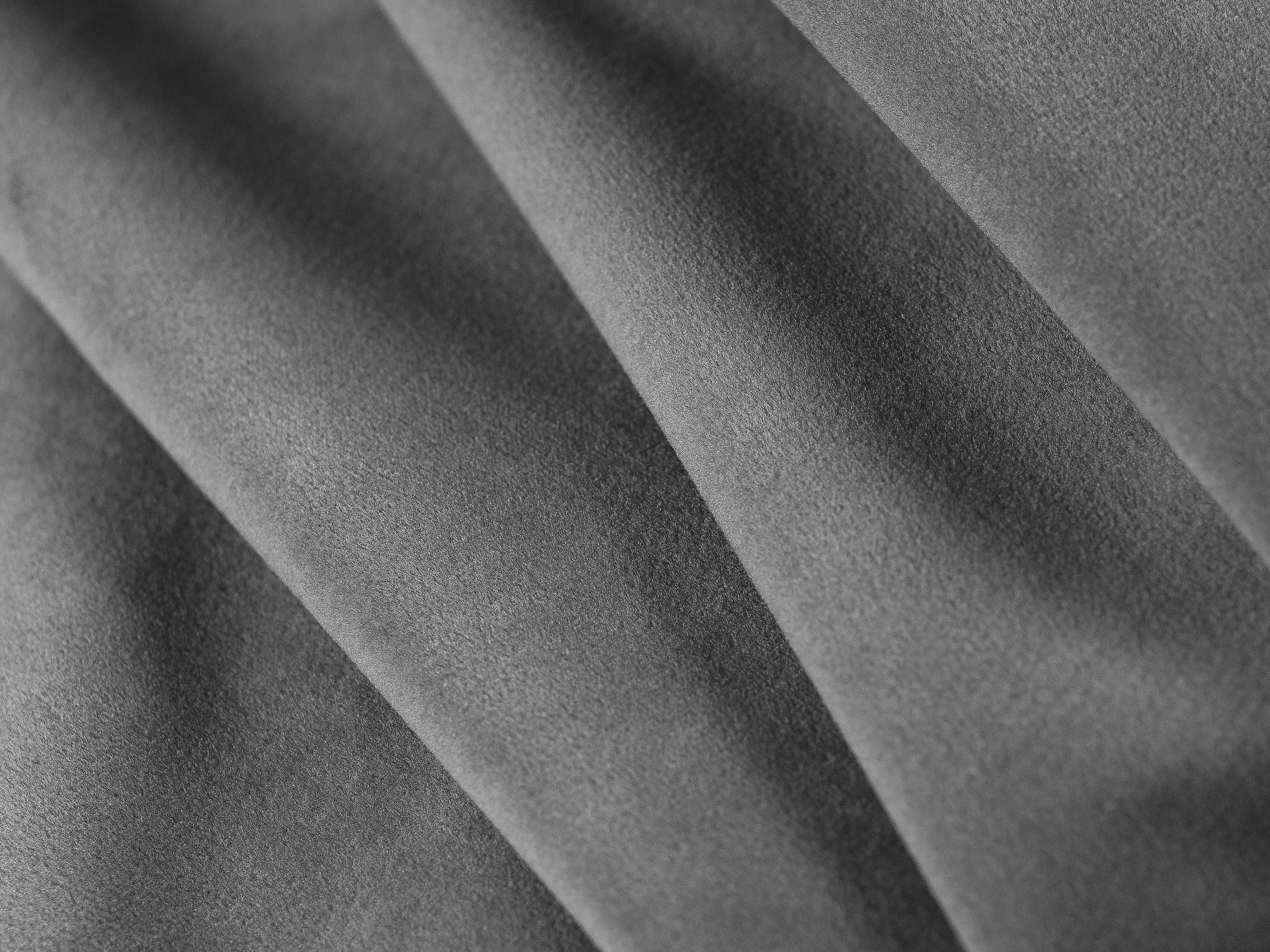 Sofa aus Samt für 5 Personen, rechtsseitig LUPINE grau