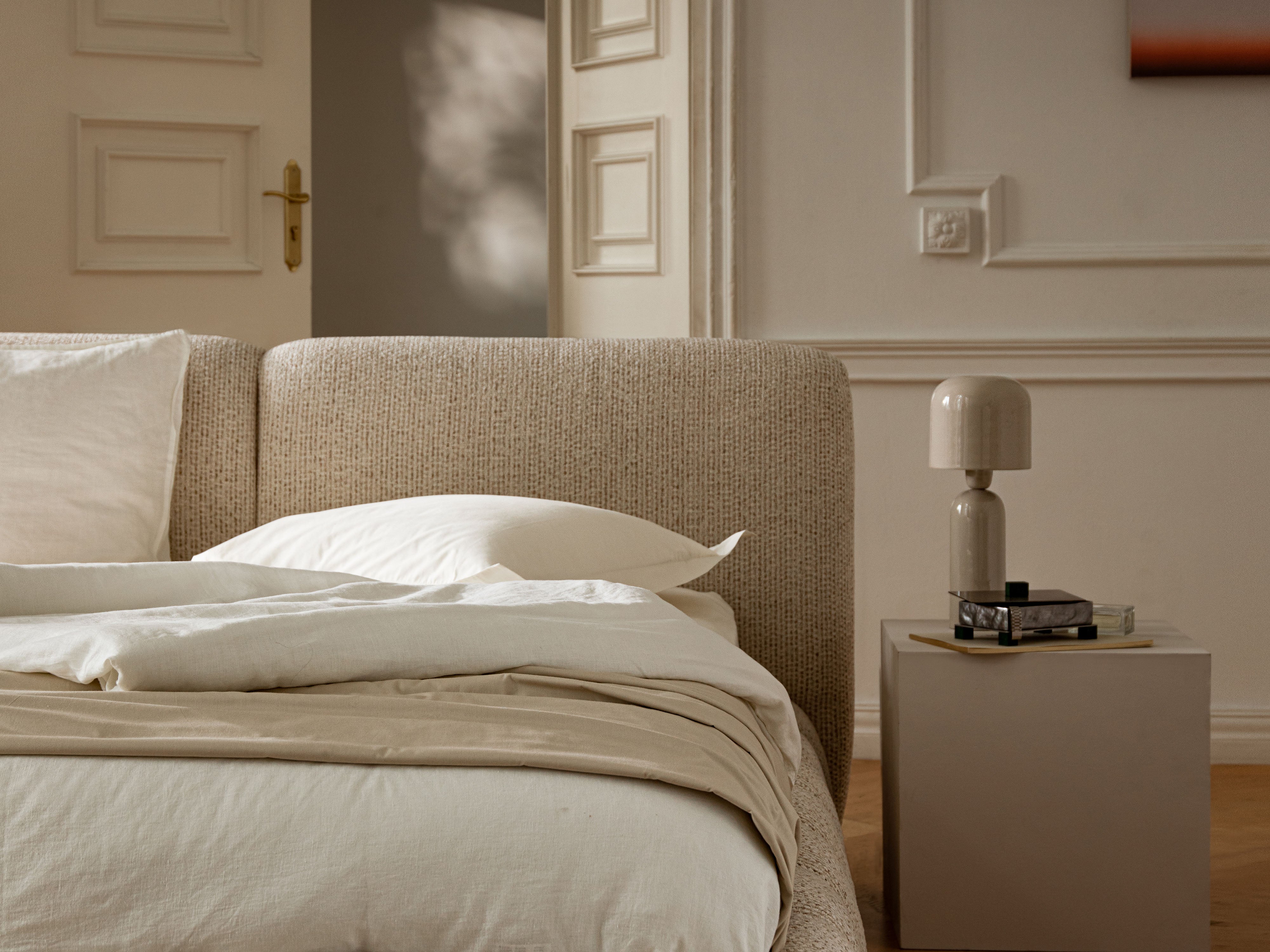 Bett SOLANGE sandfarbener Melange