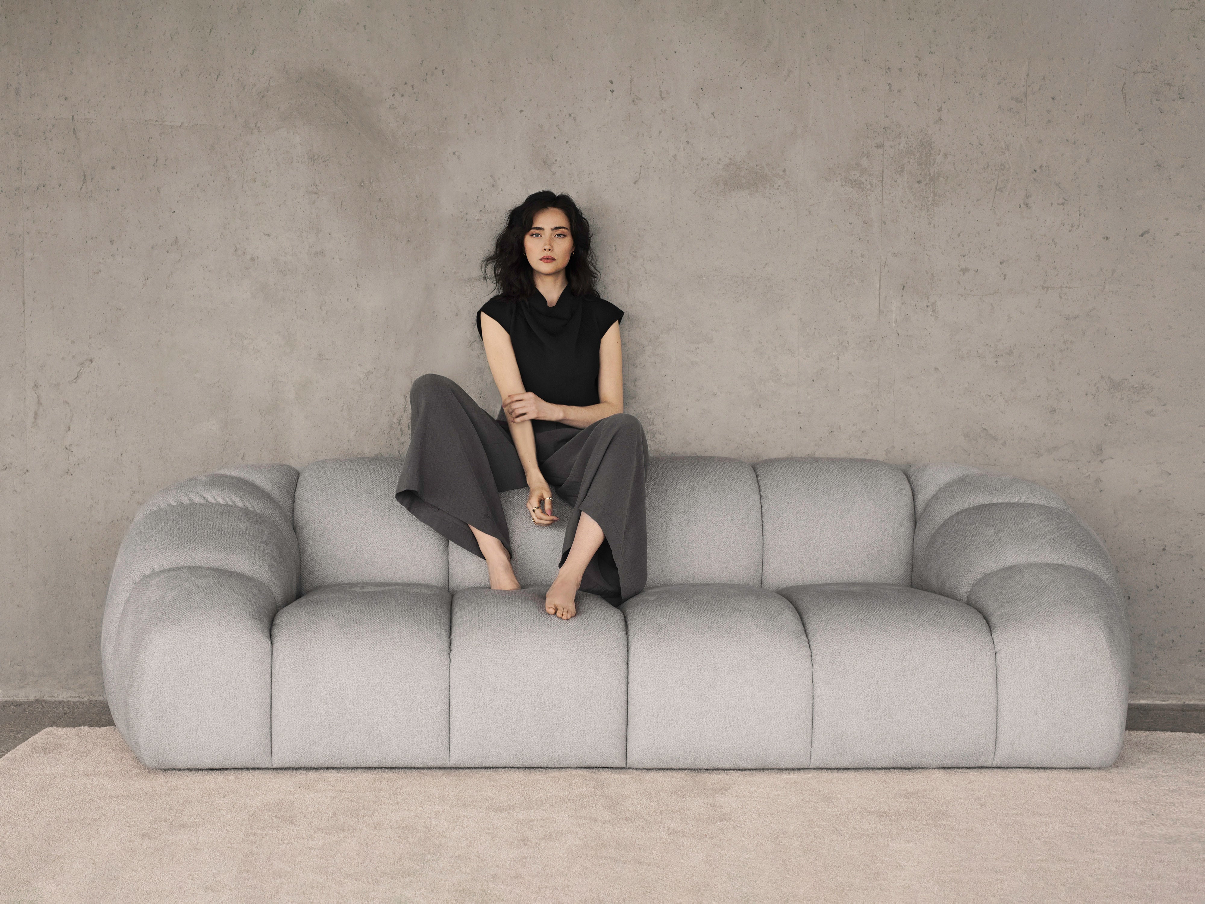 Right Corner Sofa, "Diana", 4 Seats, Black, 334x182x72
Made in Europe