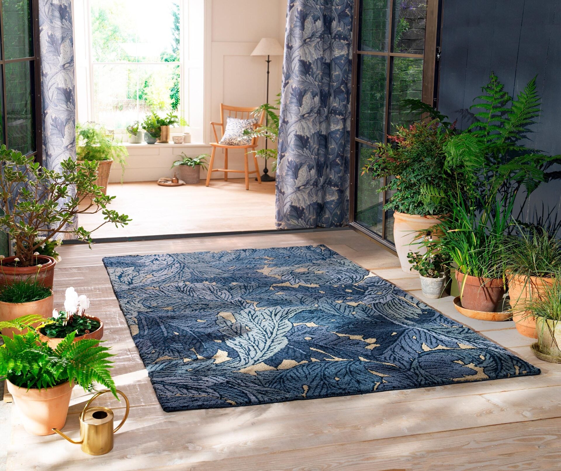 Dywan zewnętrzny ACANTHUS INDIGO niebieski