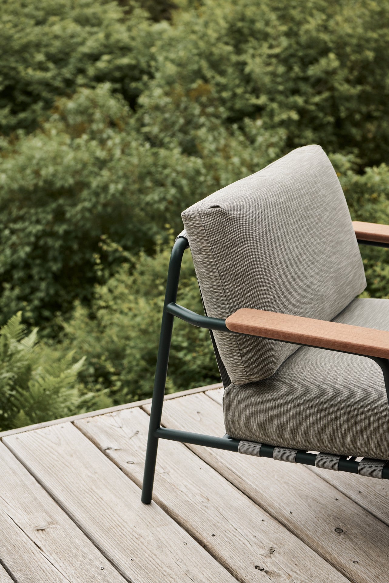 SETTLE gray outdoor armchair with green base [Amelia]