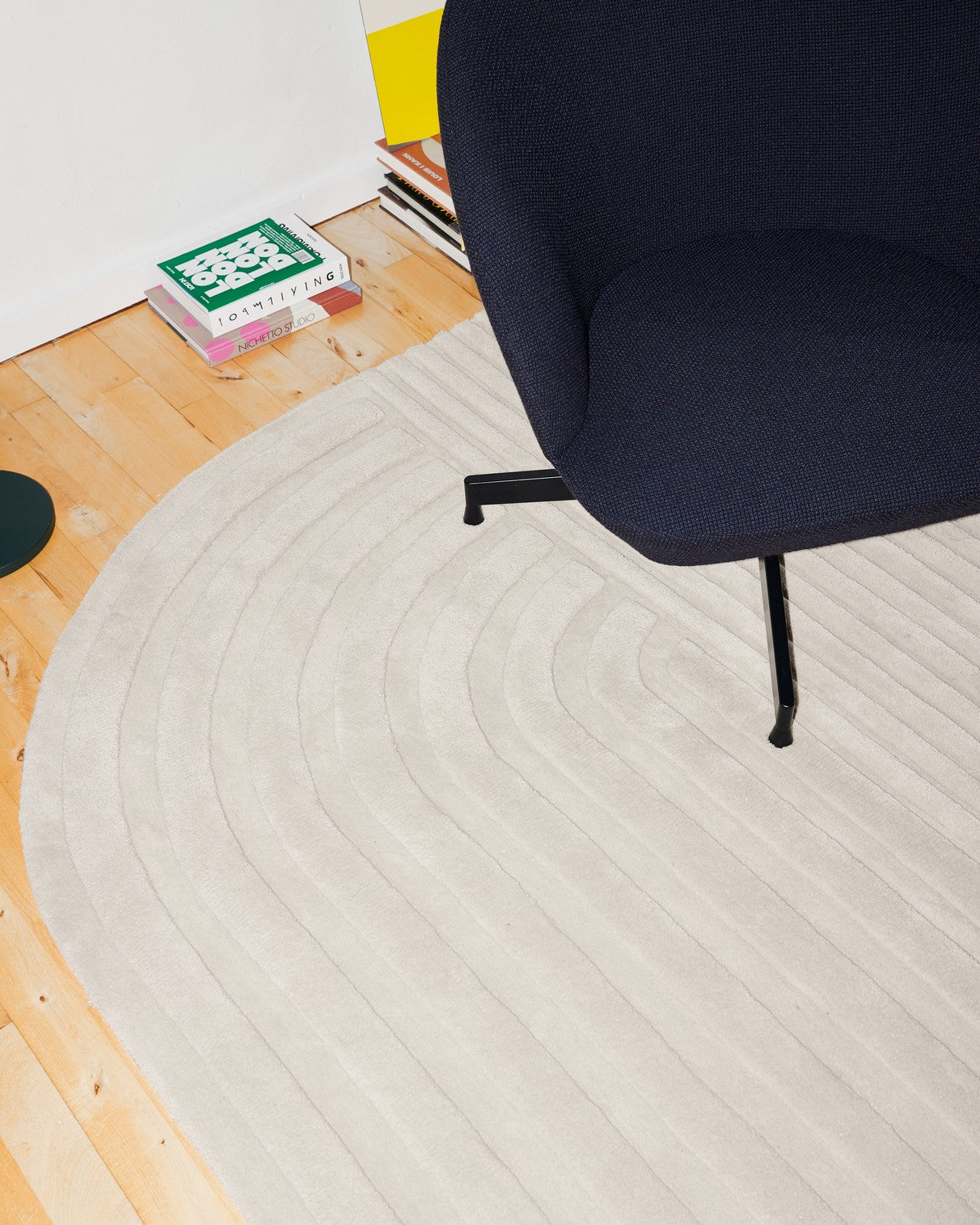 RELEVO Rug Broken White