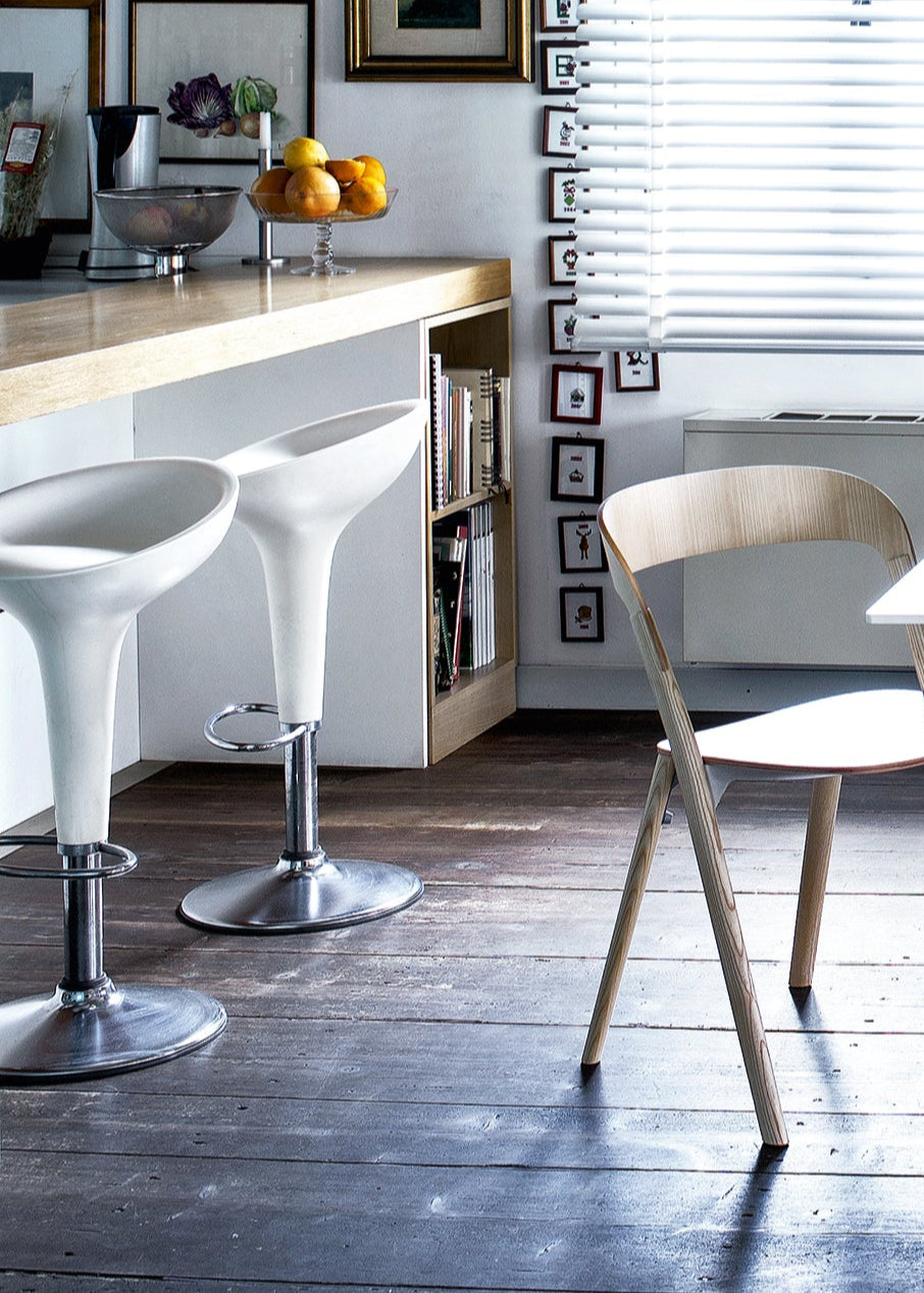 BOMBO white bar stool with adjustable chrome base