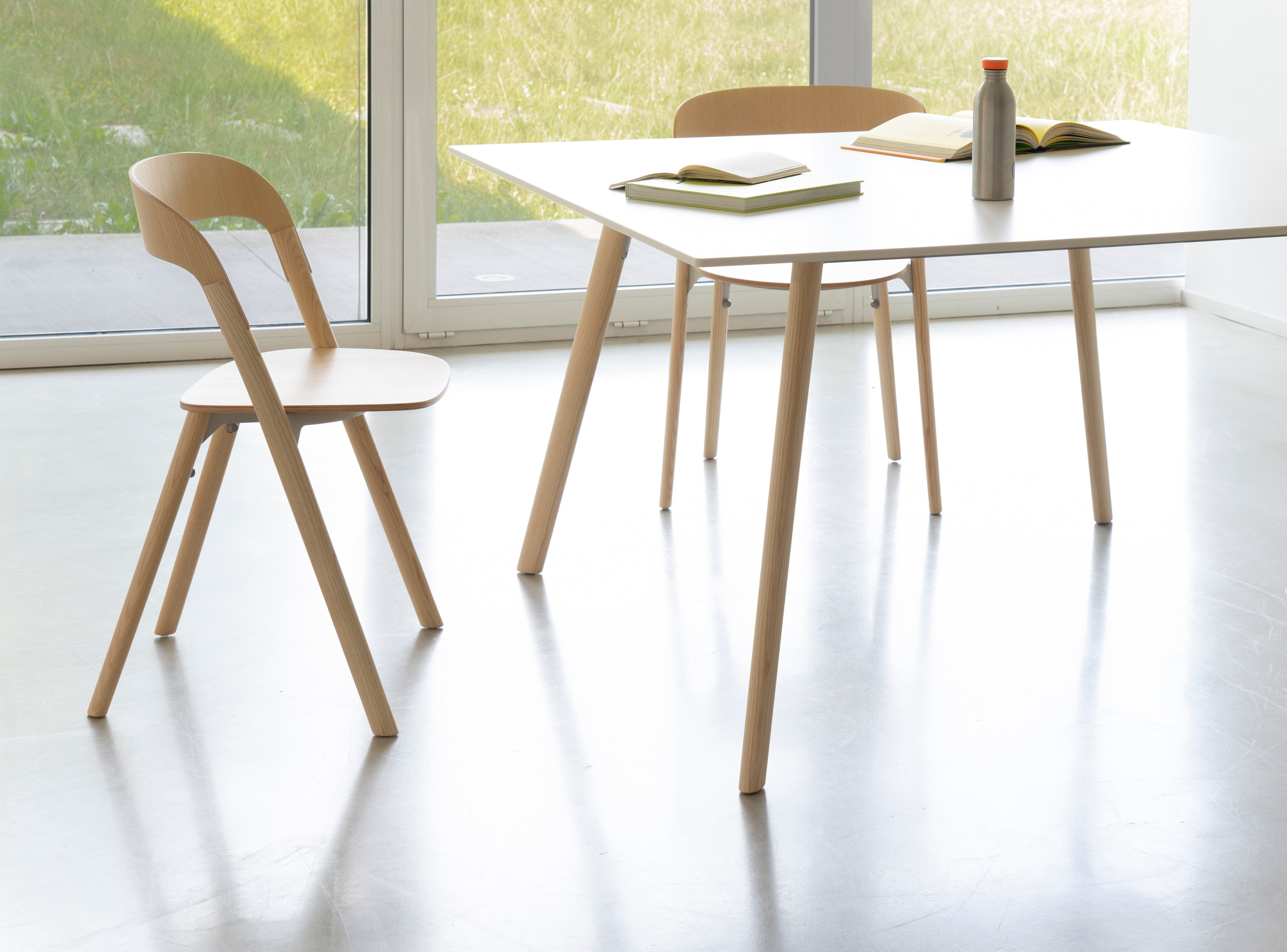 PILO table with a white top and ash base