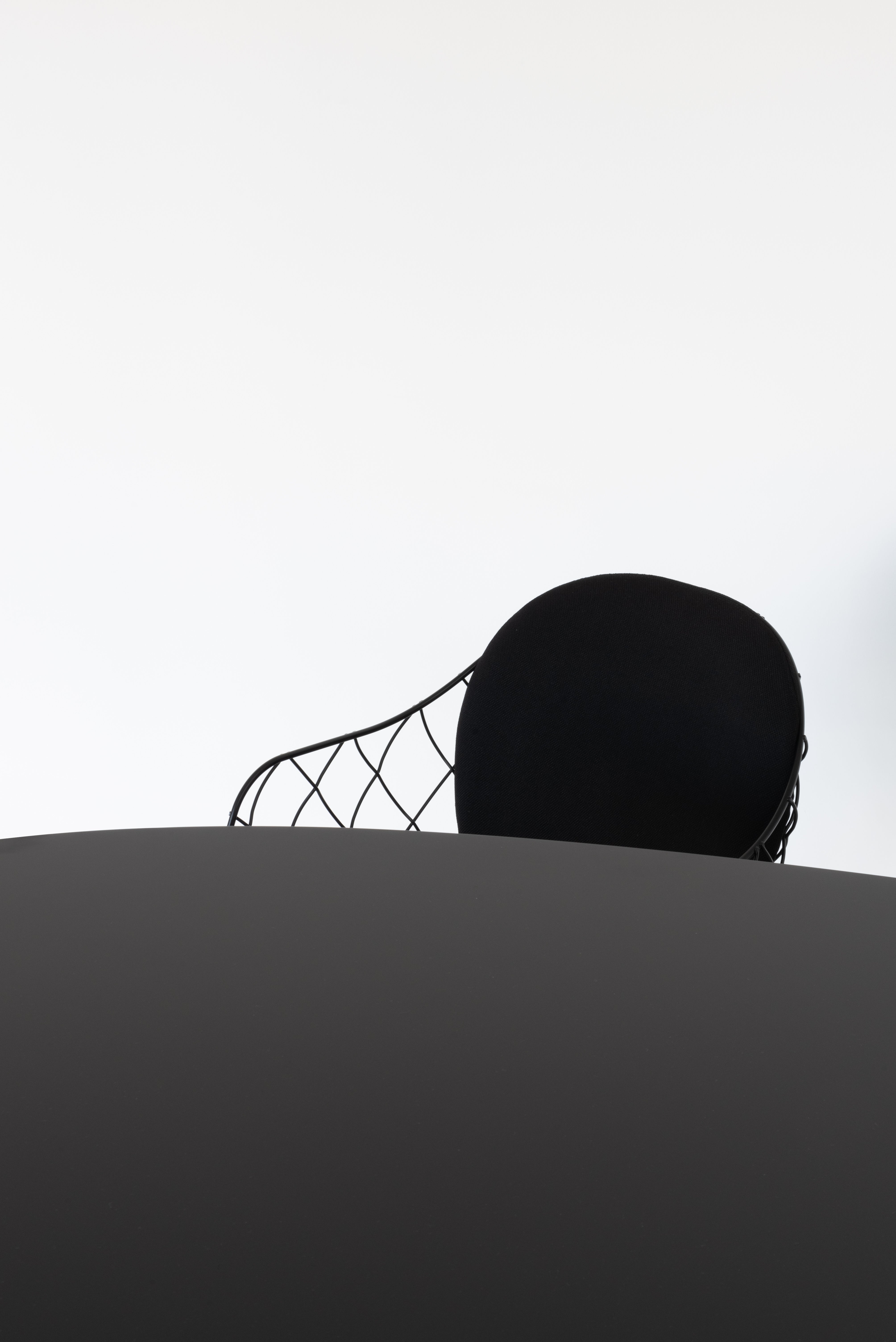 PIÑA chair black leather with ash base