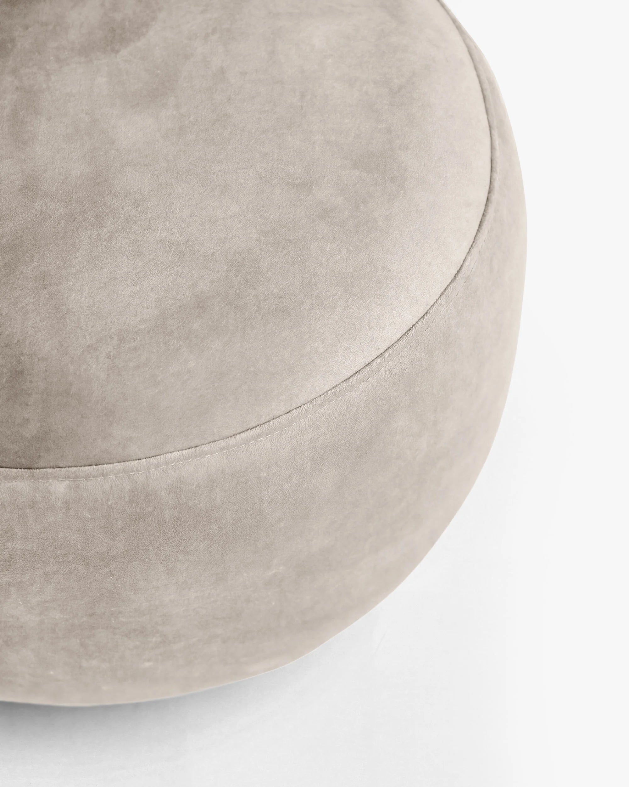 Samtpouf AMALTA in Beige