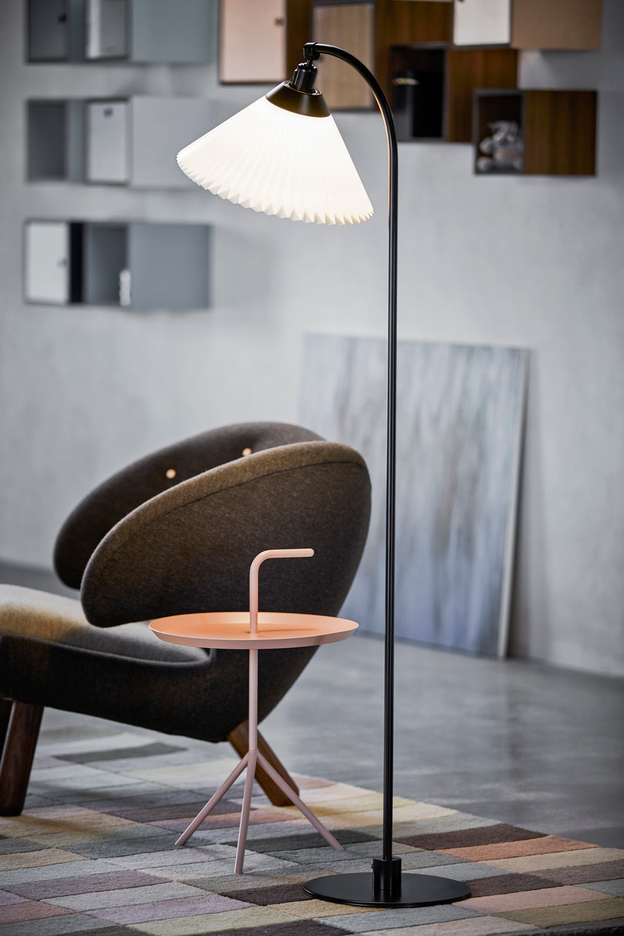 Floor lamp MODEL 368 white with black base