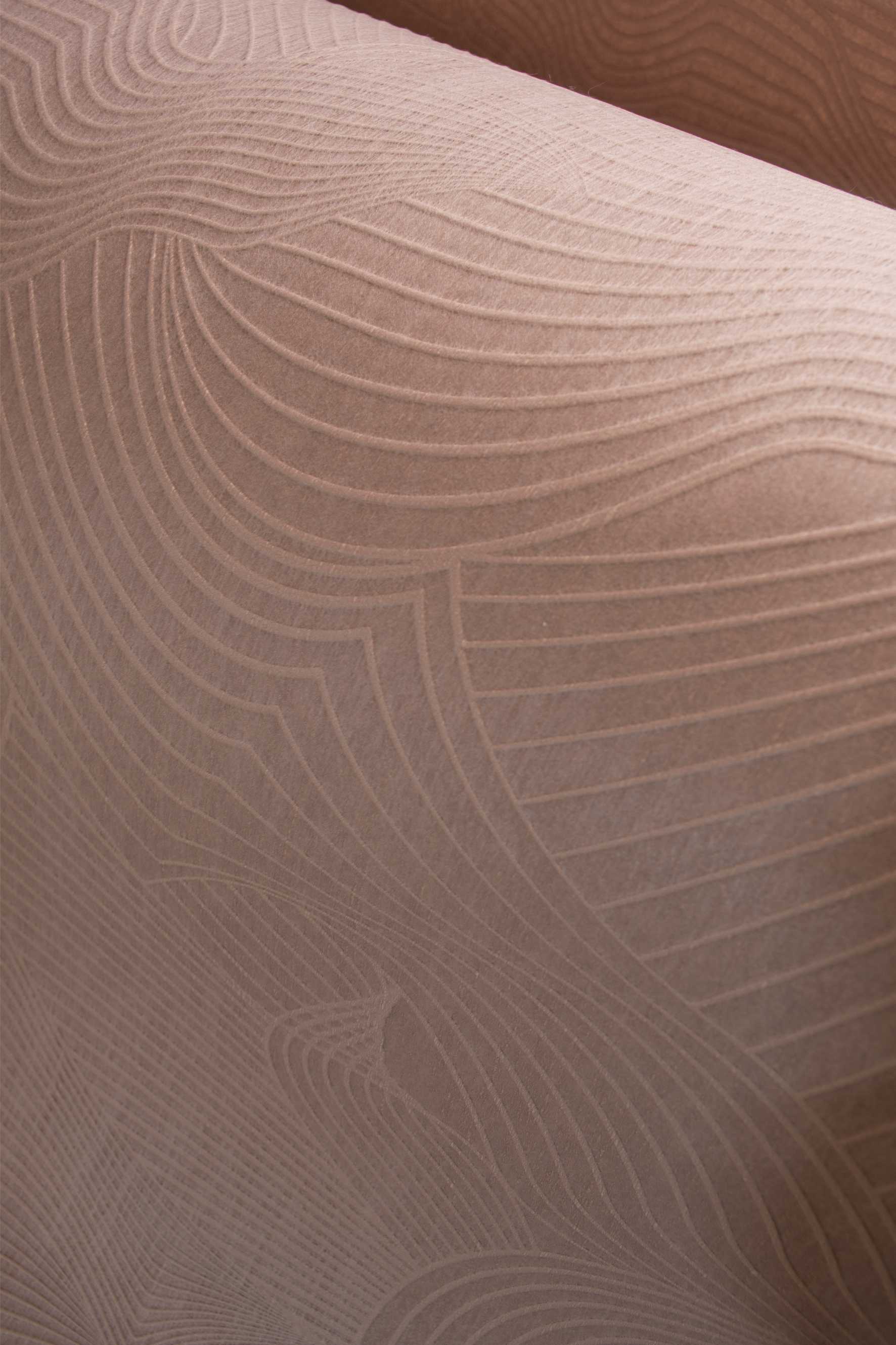 Textile wallpaper with an abstract moiré pattern TECHNO BEE in muted pink