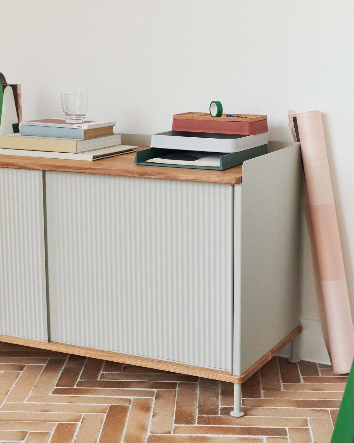 ENFOLD Chest of Drawers Gray with Oak Top