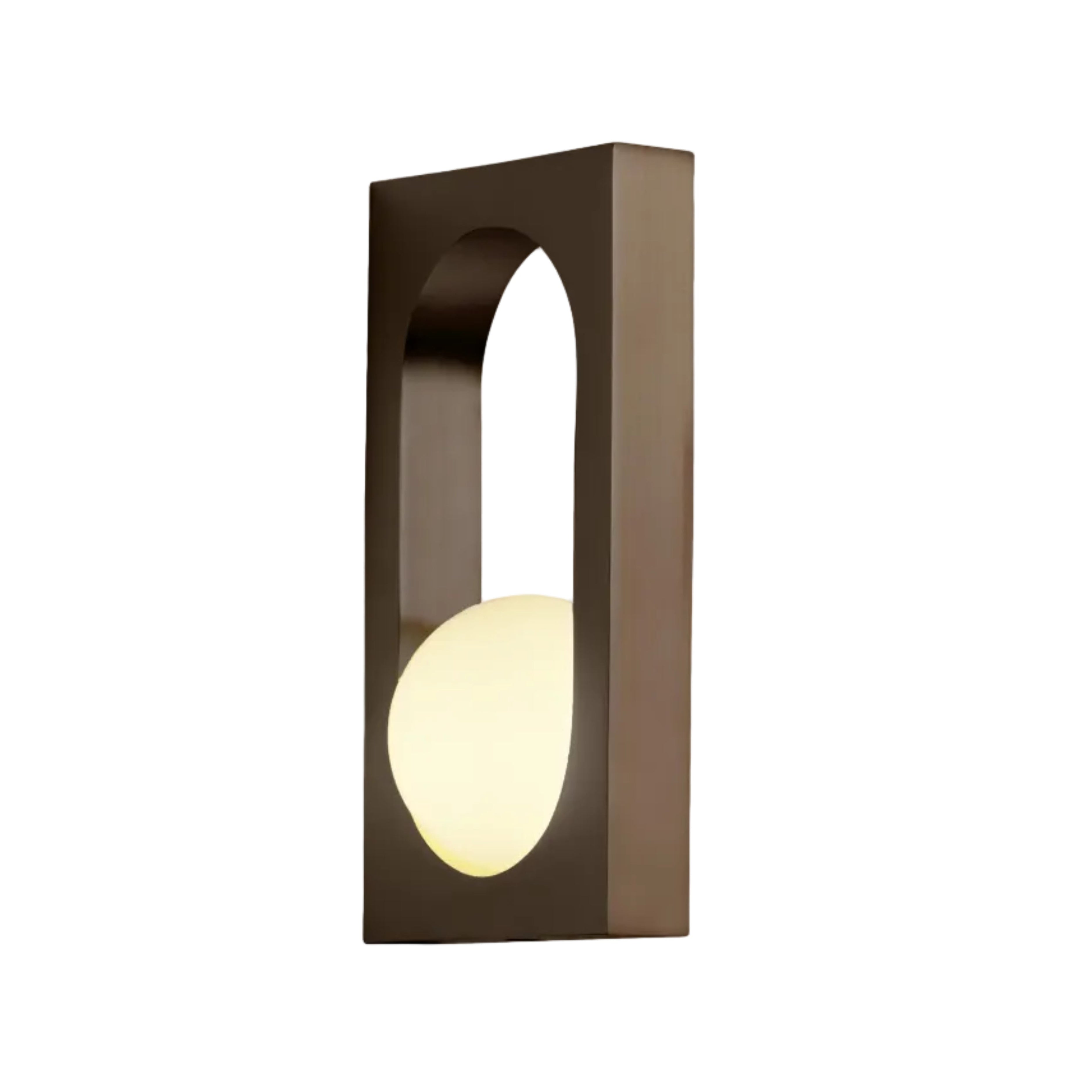 Wandlampe MYTHOS mit opalem Schirm und schwarz beschichtetem Messing.