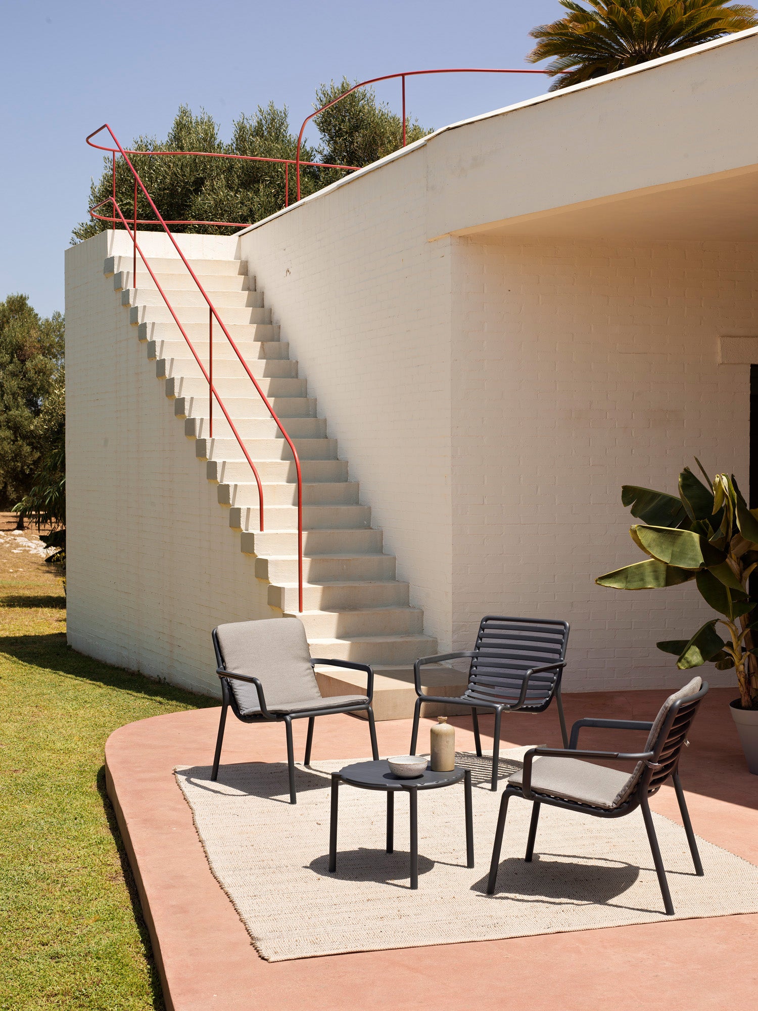 Round Outdoor Side Table DOGA Pear Green