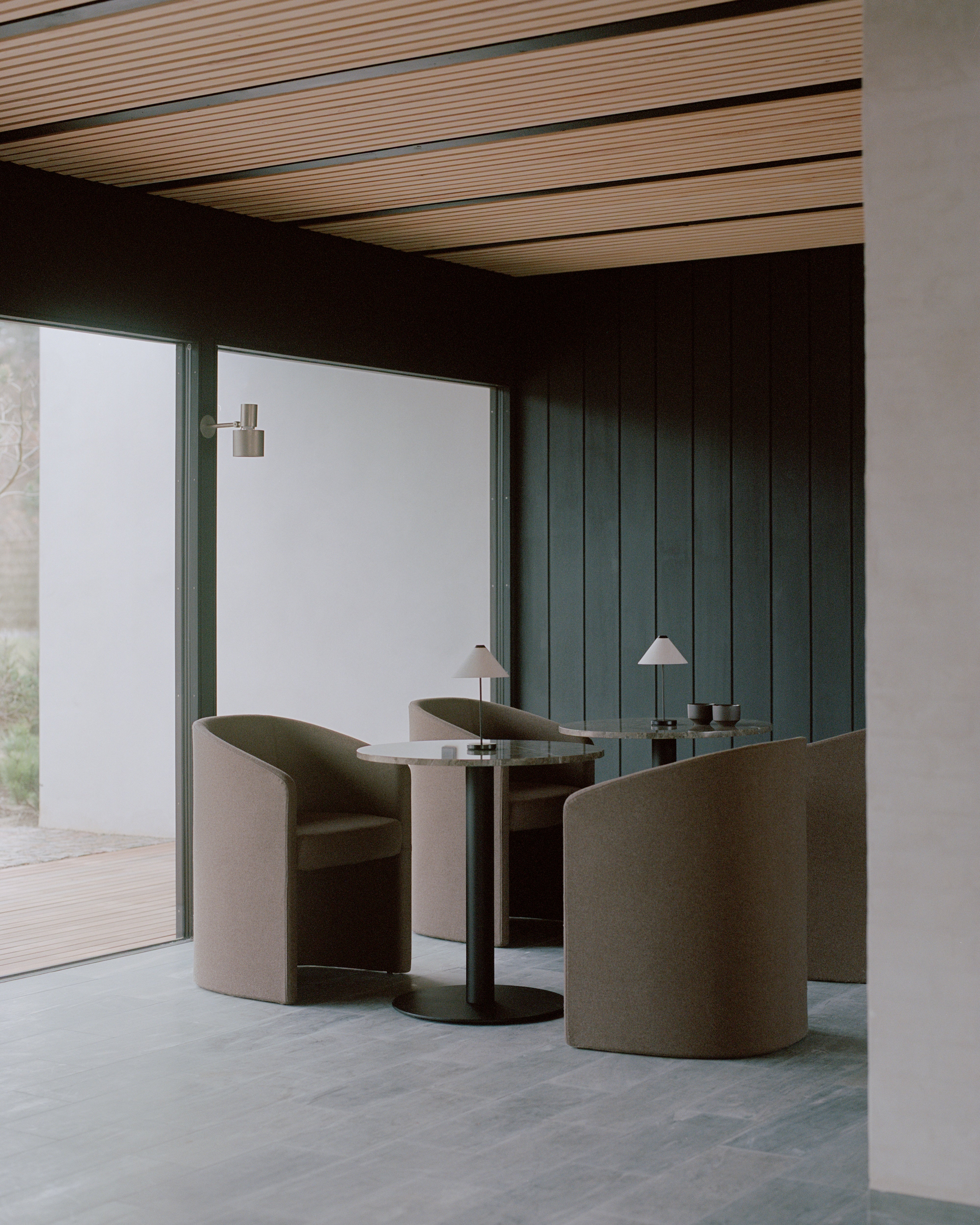 Round Bar Table FLORENCE Beige Marble with Black Base