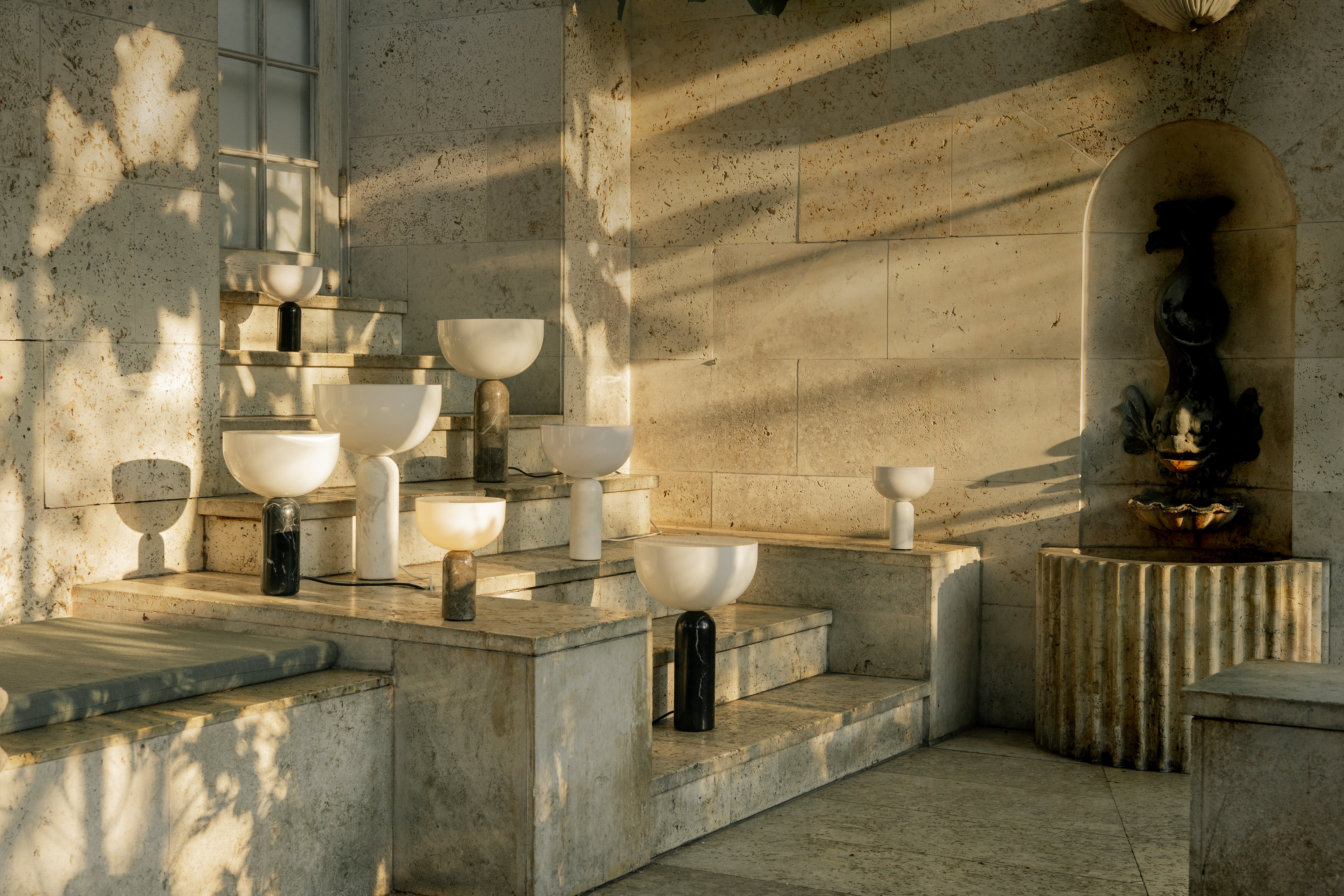 Tragbare Lampe KIZU aus schwarzem Marmor
