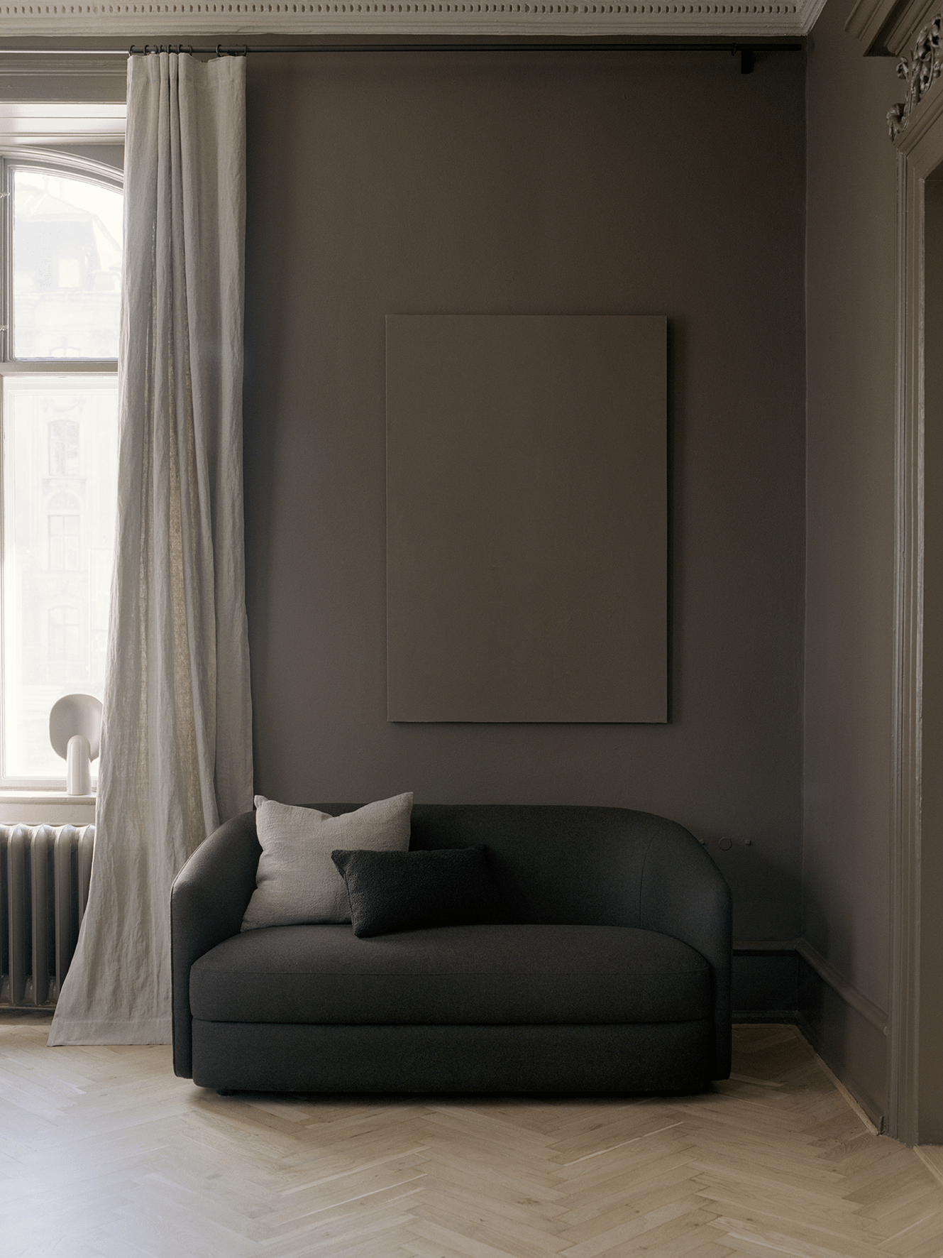 2-Personen-Sofa, schmale Polster