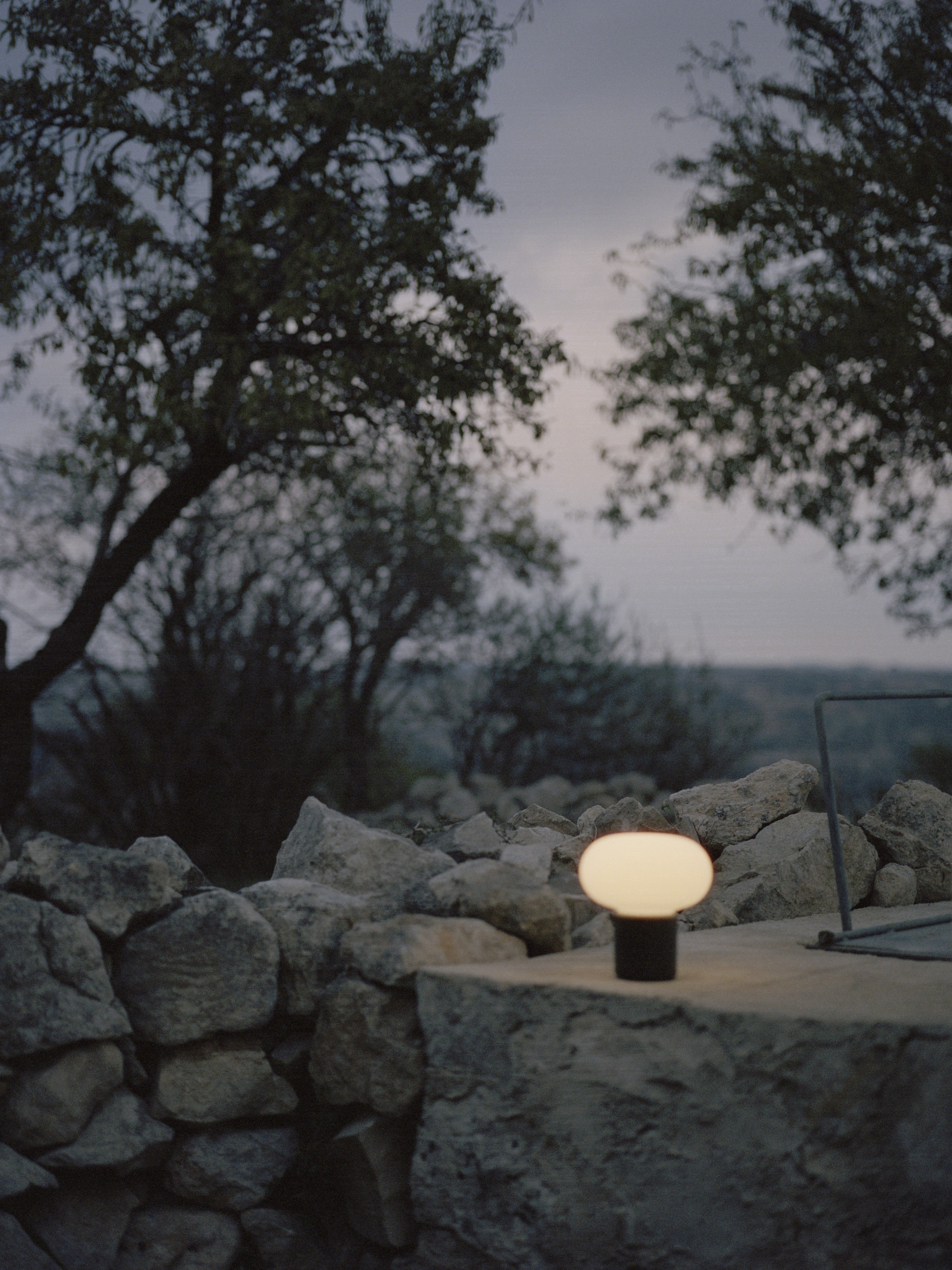 Dark-green karl-johan portable lamp