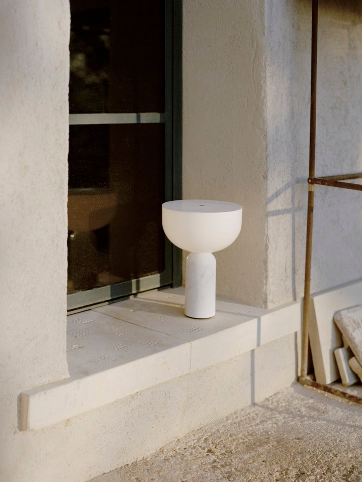 Tragbare Lampe KIZU aus weißem Marmor