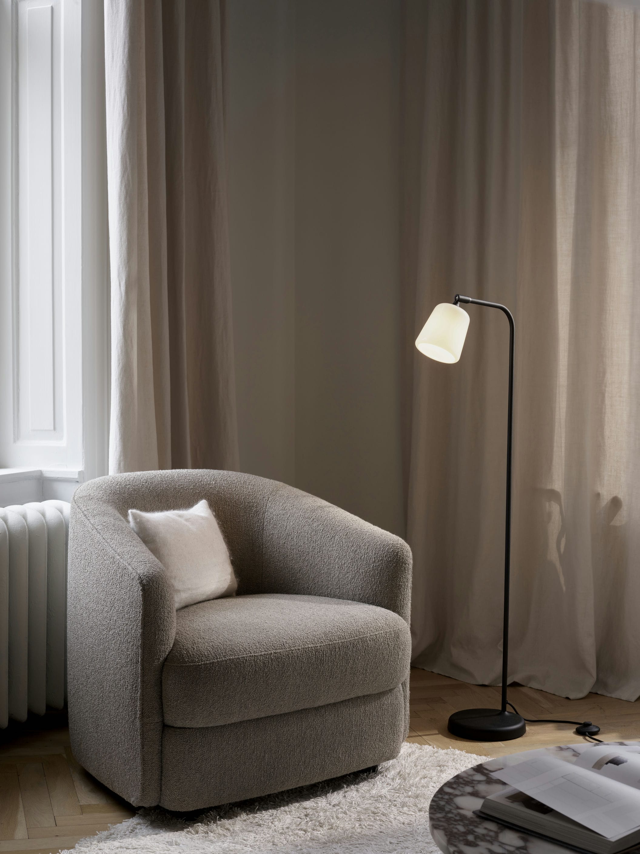 Floor lamp for reading MATERIAL white opalescent