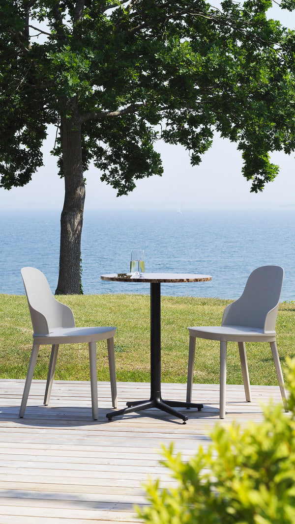 Cafe Table Round Allez Steel Top mit einer schwarzen Basis
