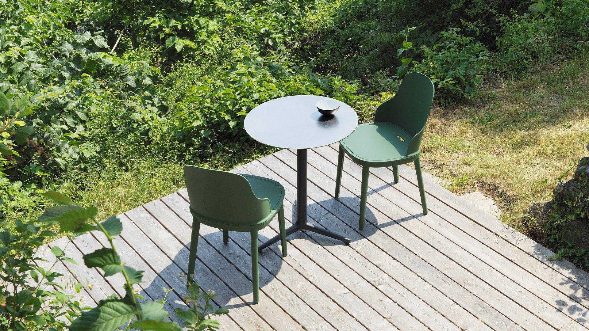 Cafe table Robbły allez wooden top with a black base