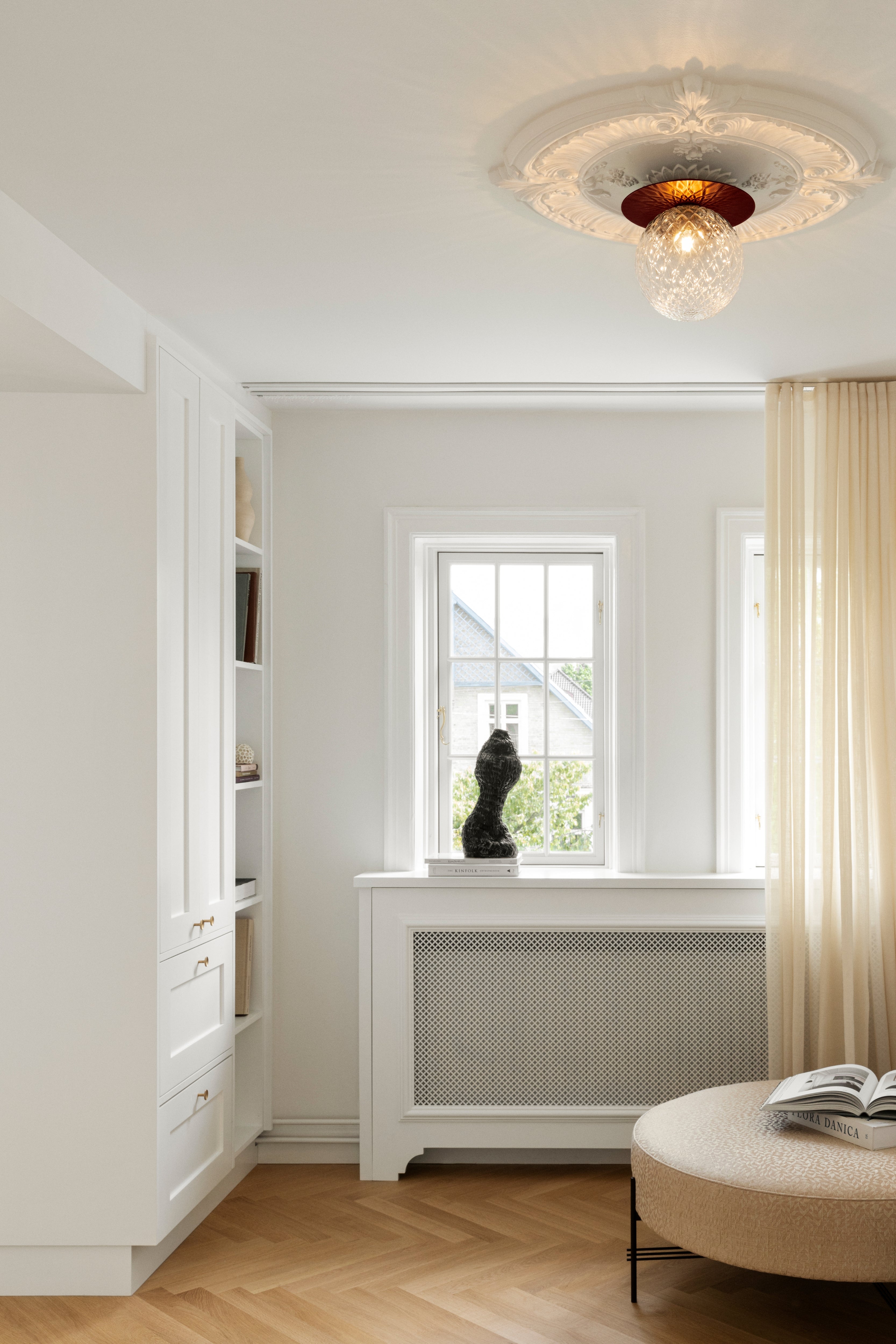 Wandlampe LIILA dunkelbraun mit transparentem Glas