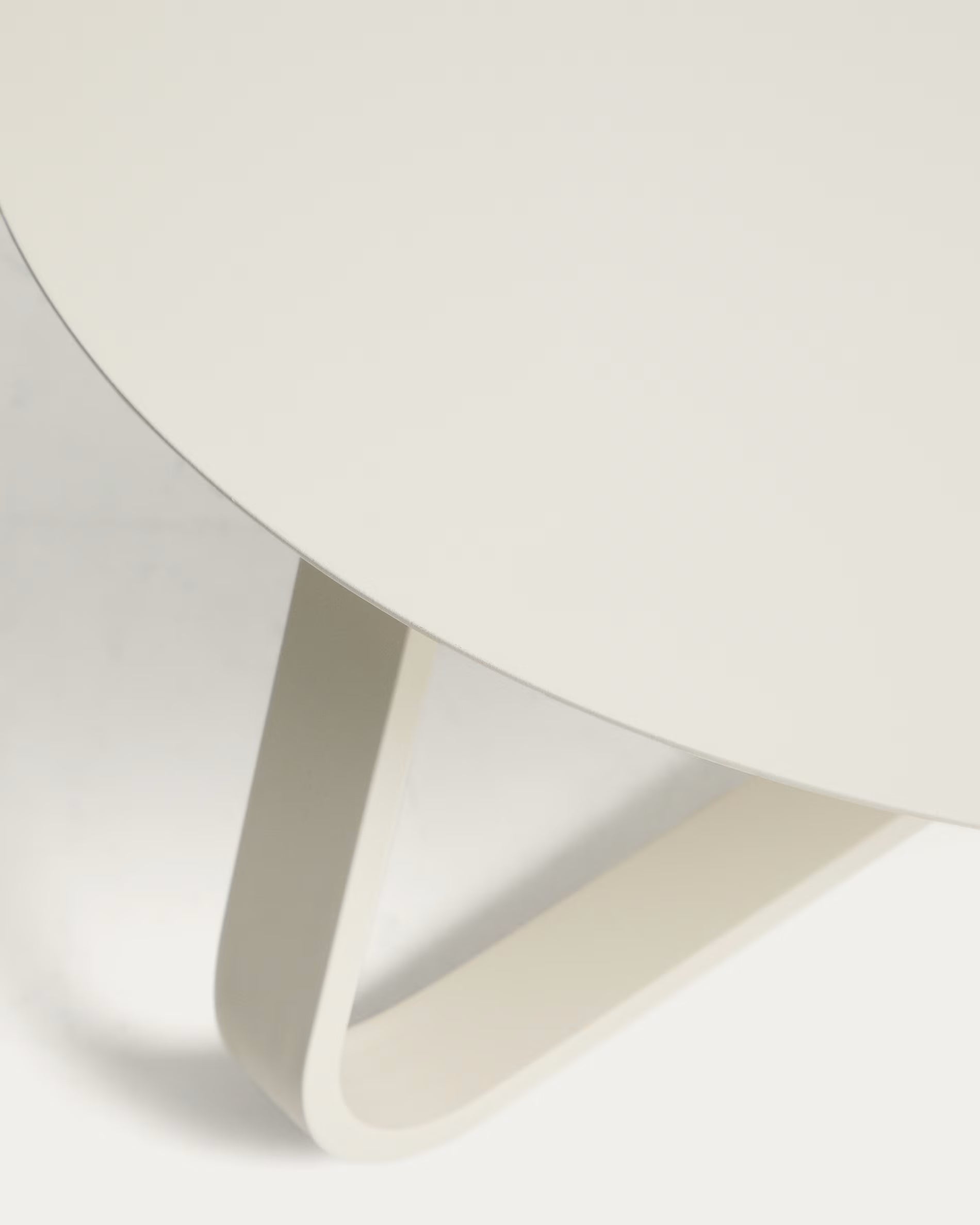 TAMARIS ecru garden coffee table