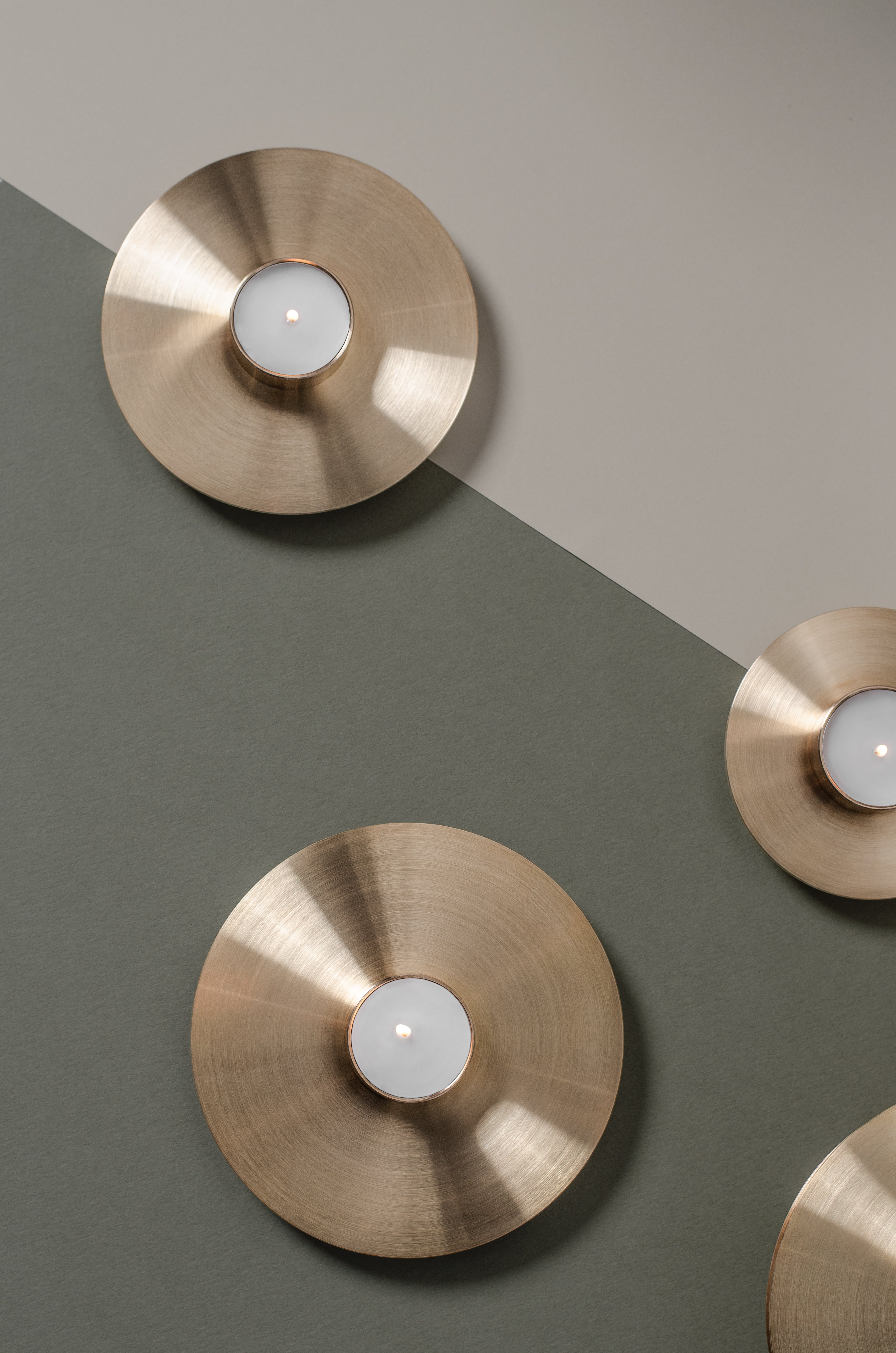 Set von ORB Kerzenhaltern aus Messing