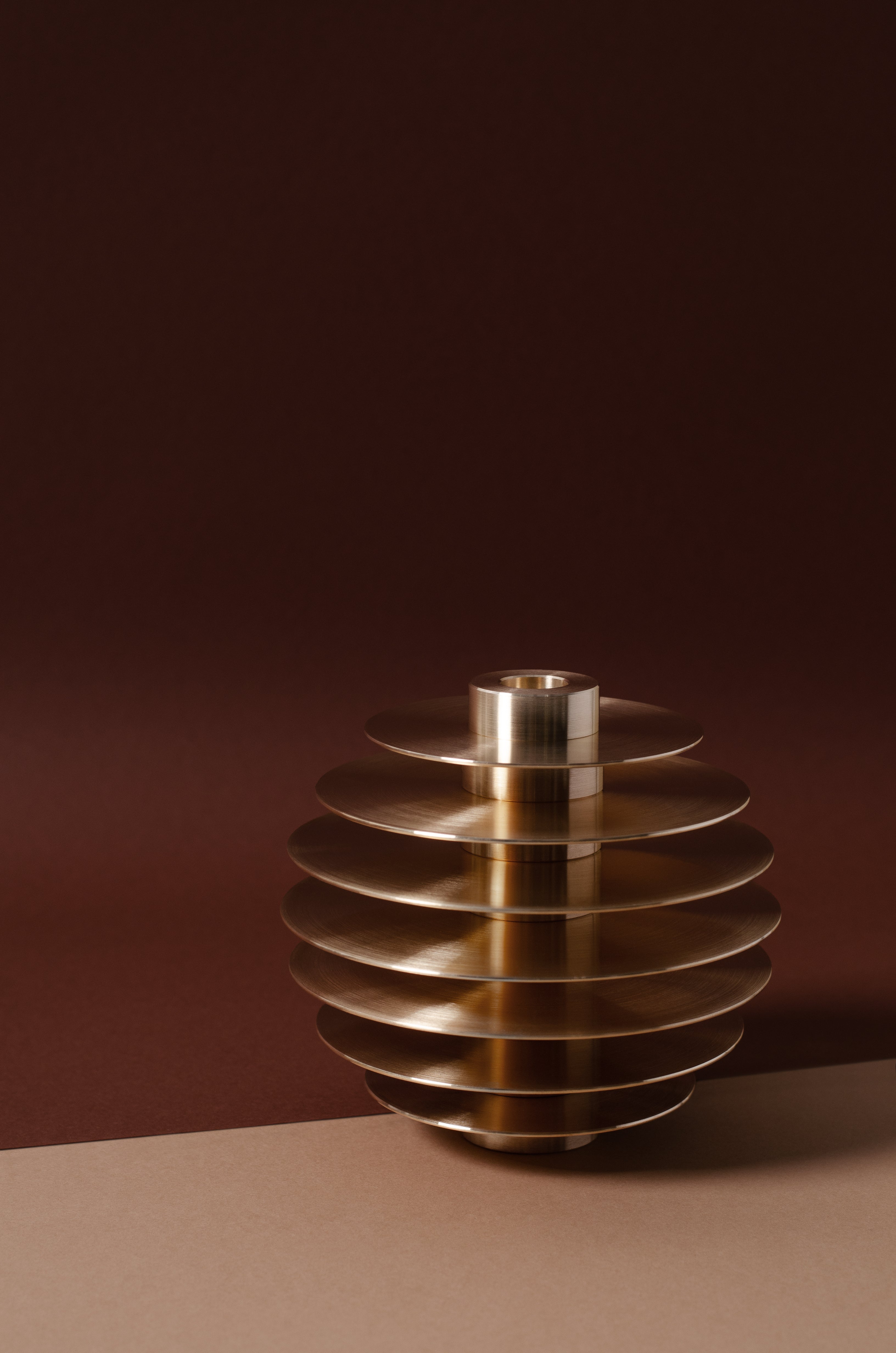 Set von ORB Kerzenhaltern aus Messing