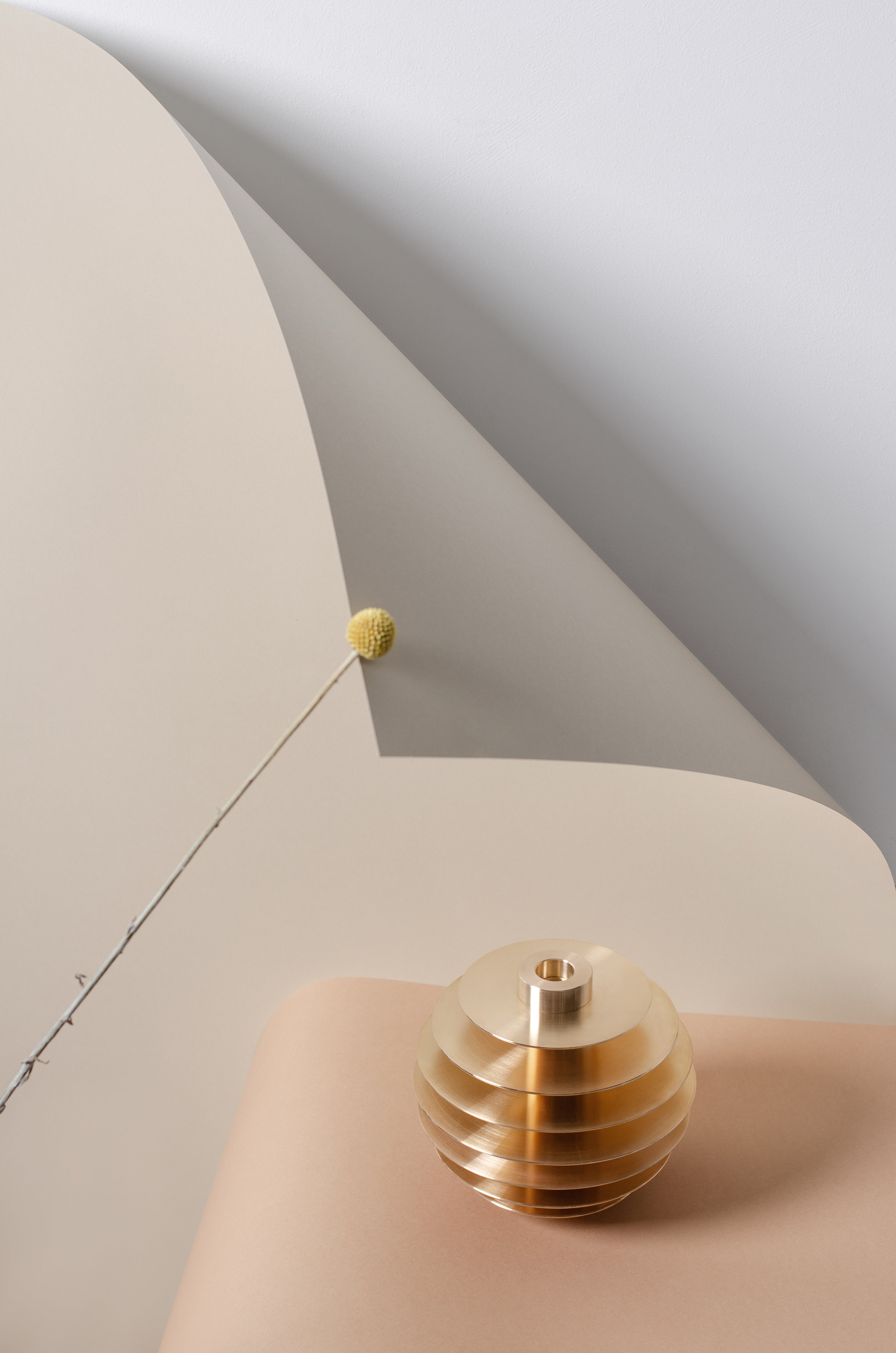 Set von ORB Kerzenhaltern aus Messing