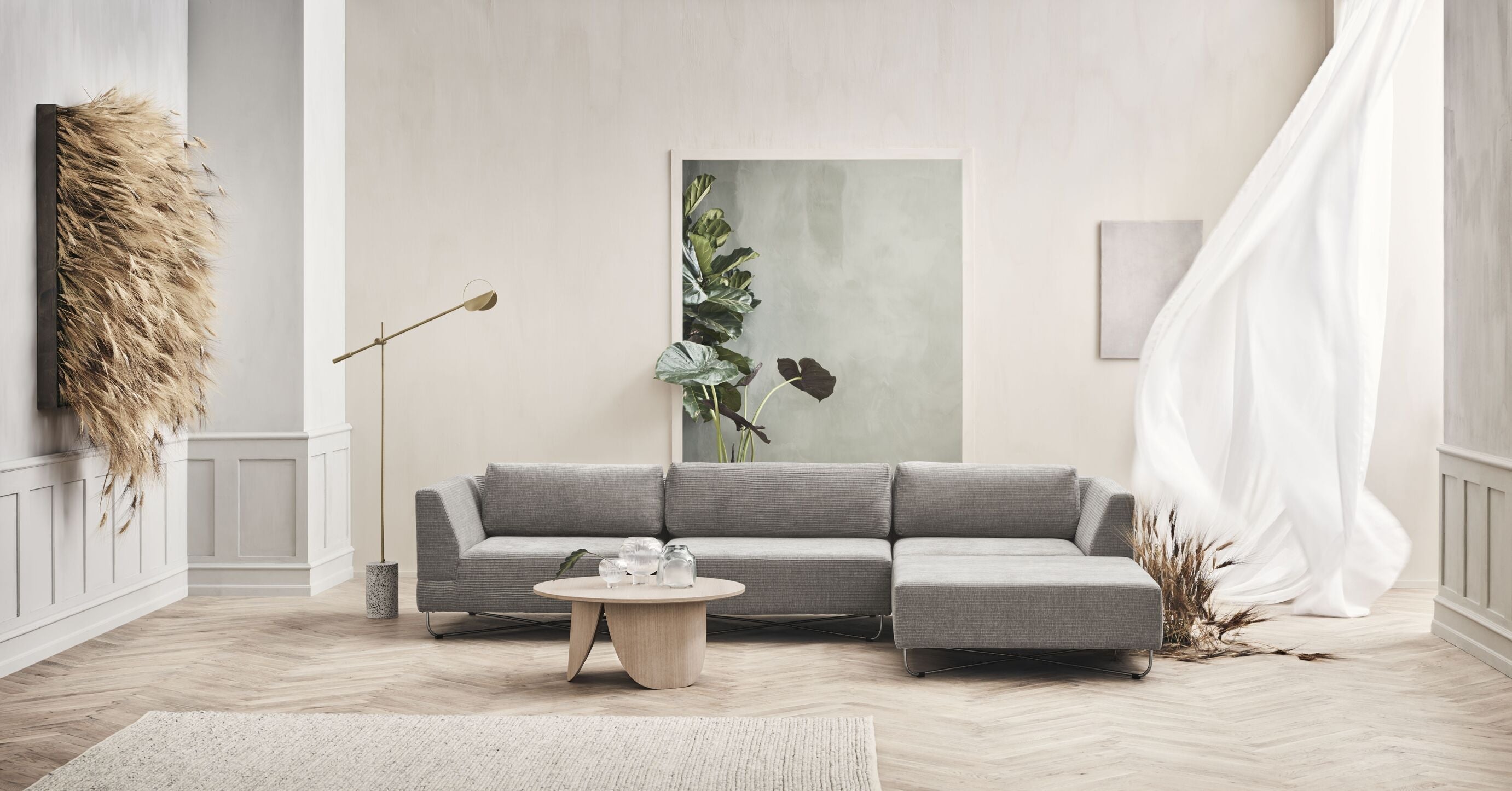 Modulares Sofa Orlando - Zentralmodul mit einer Stahlbasis