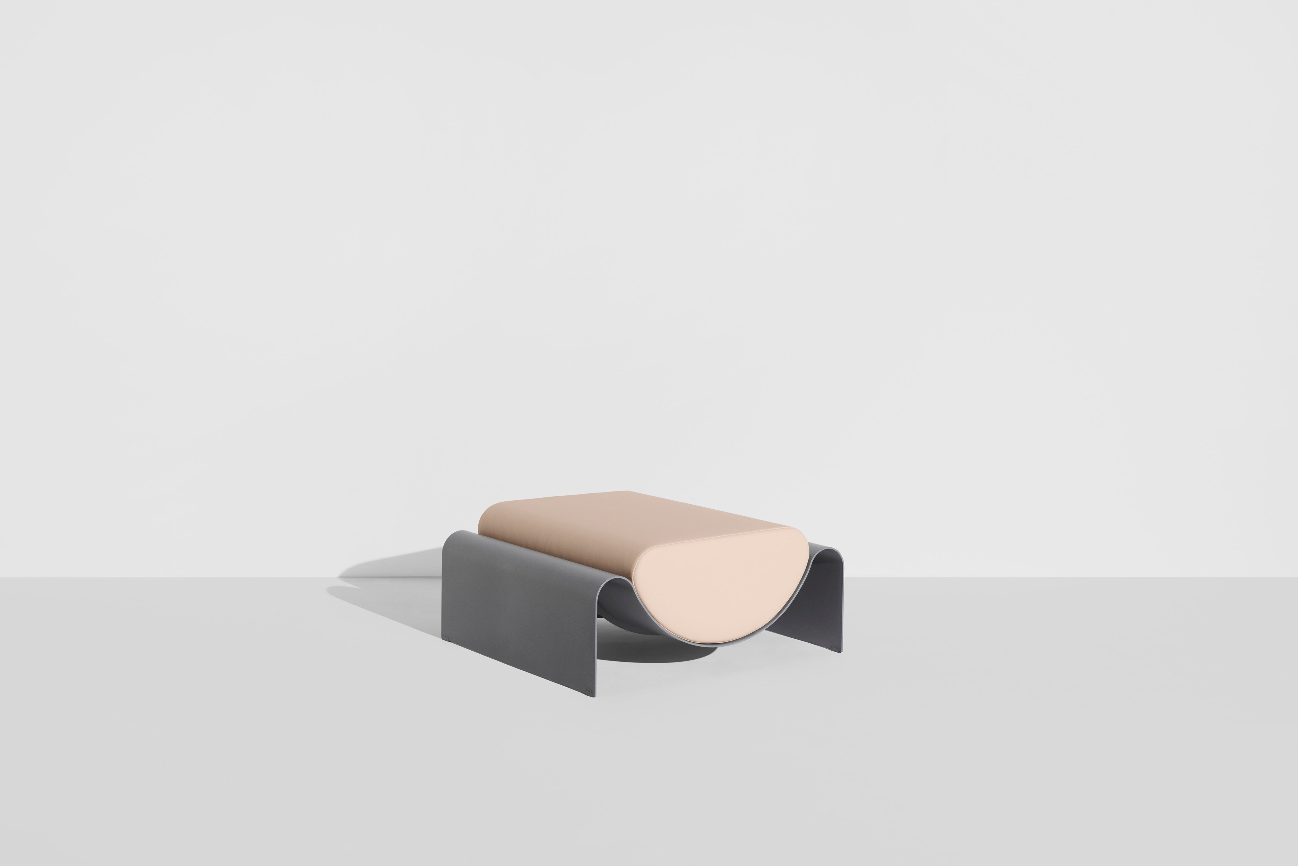 Puff ECLIPSE grau mit beigem Kissen
