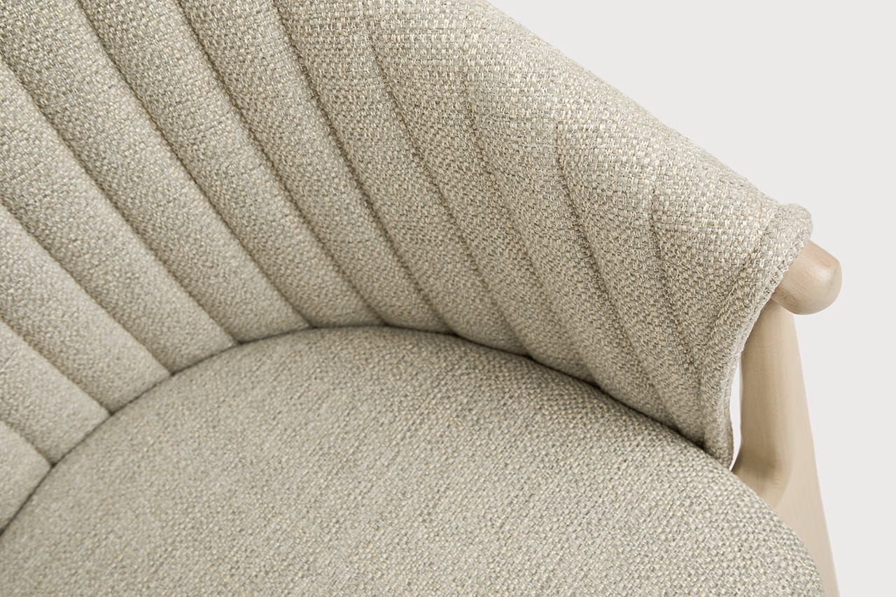 EVO B-2946 armchair upholstered [Julia]