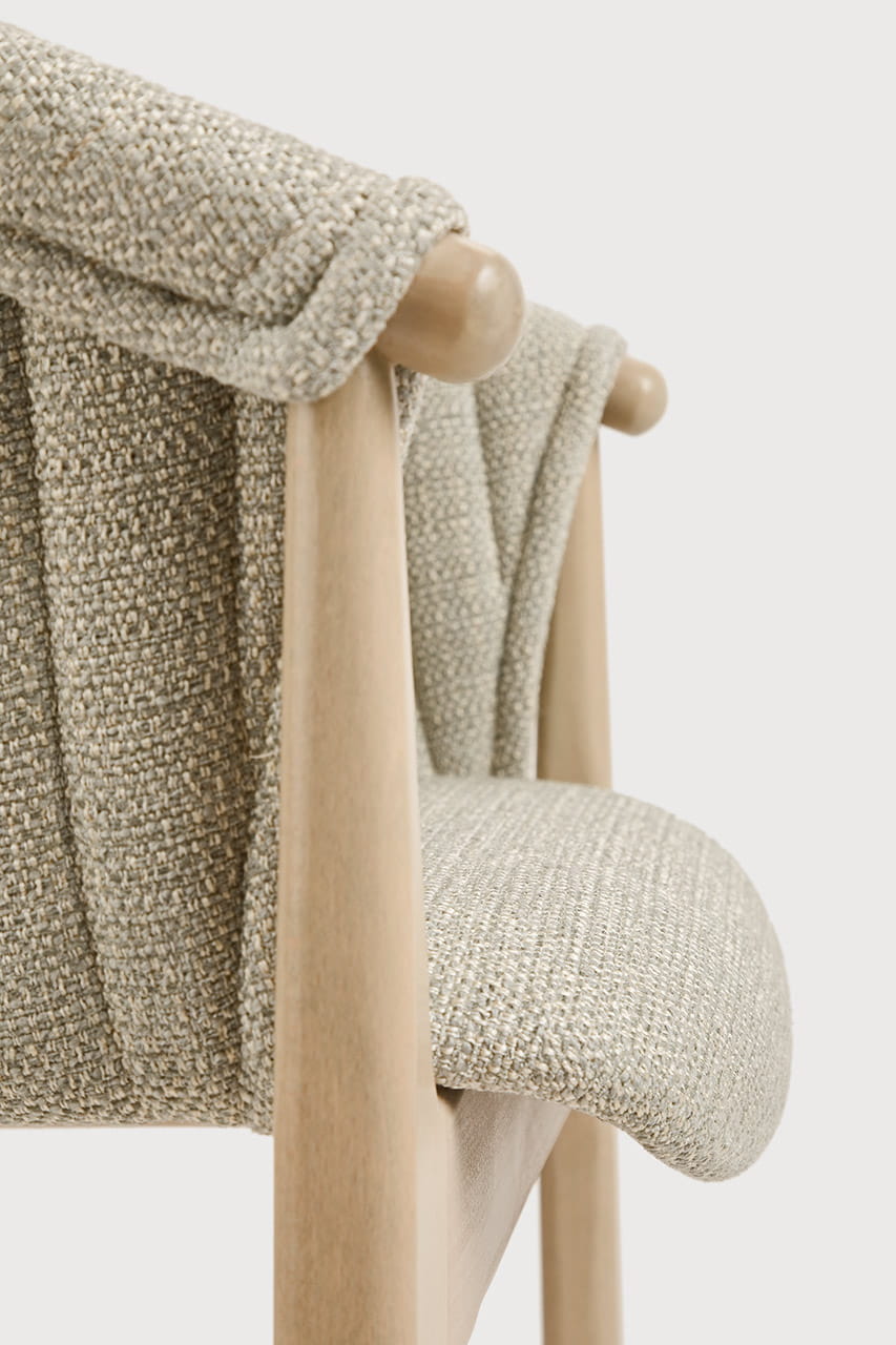 EVO B-2946 armchair upholstered [Julia]