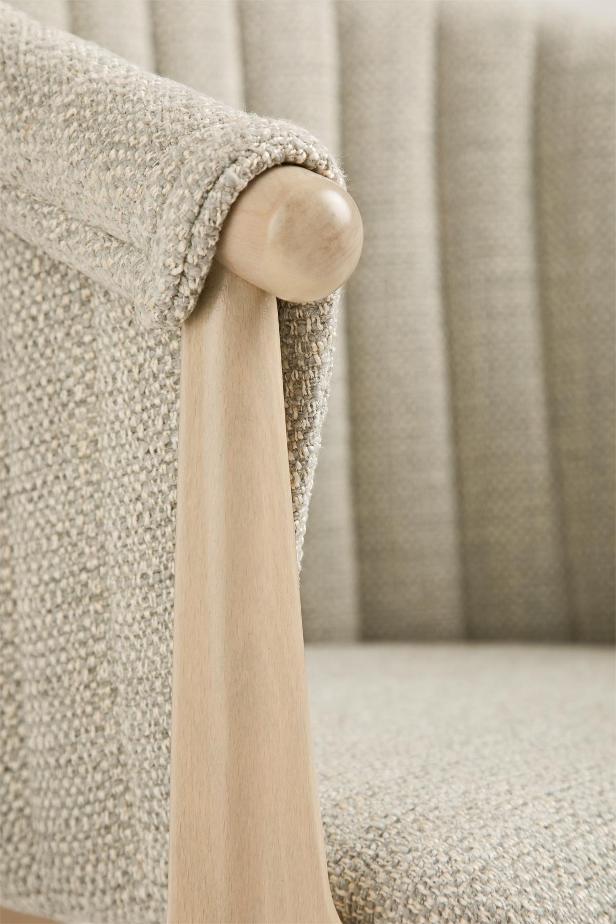 EVO B-2946 armchair upholstered [Julia]