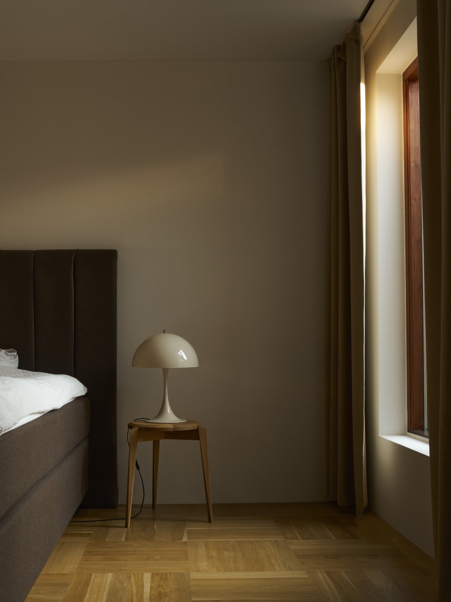 Tragbare Lampe PANTHELLA 250 beige Opal