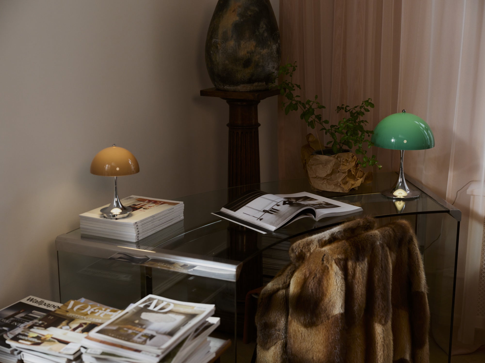 Tragbare Lampe PANTHELLA 250 grün mit verchromtem Fuß