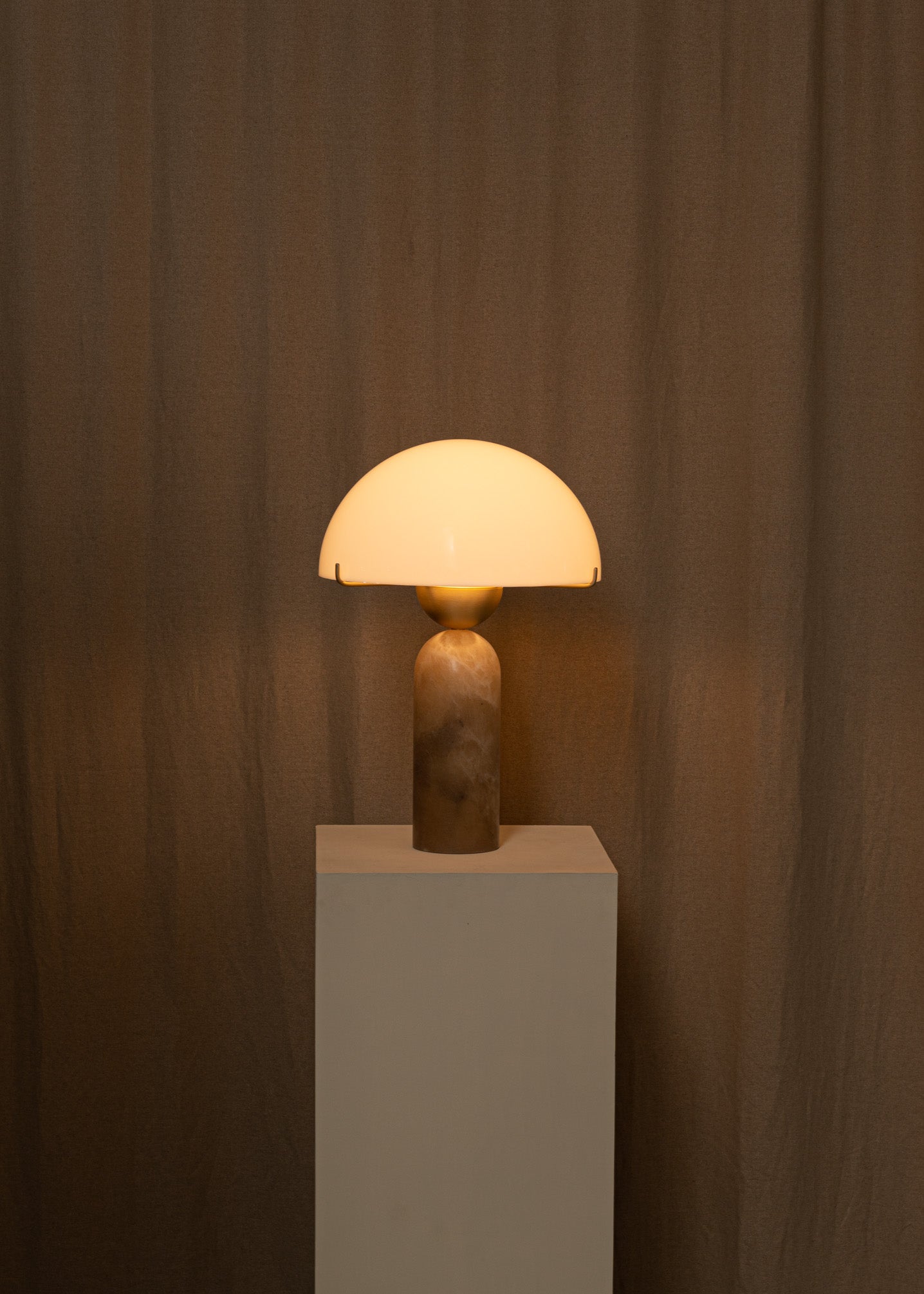 PEONO Table Lamp Dark Beige Alabaster