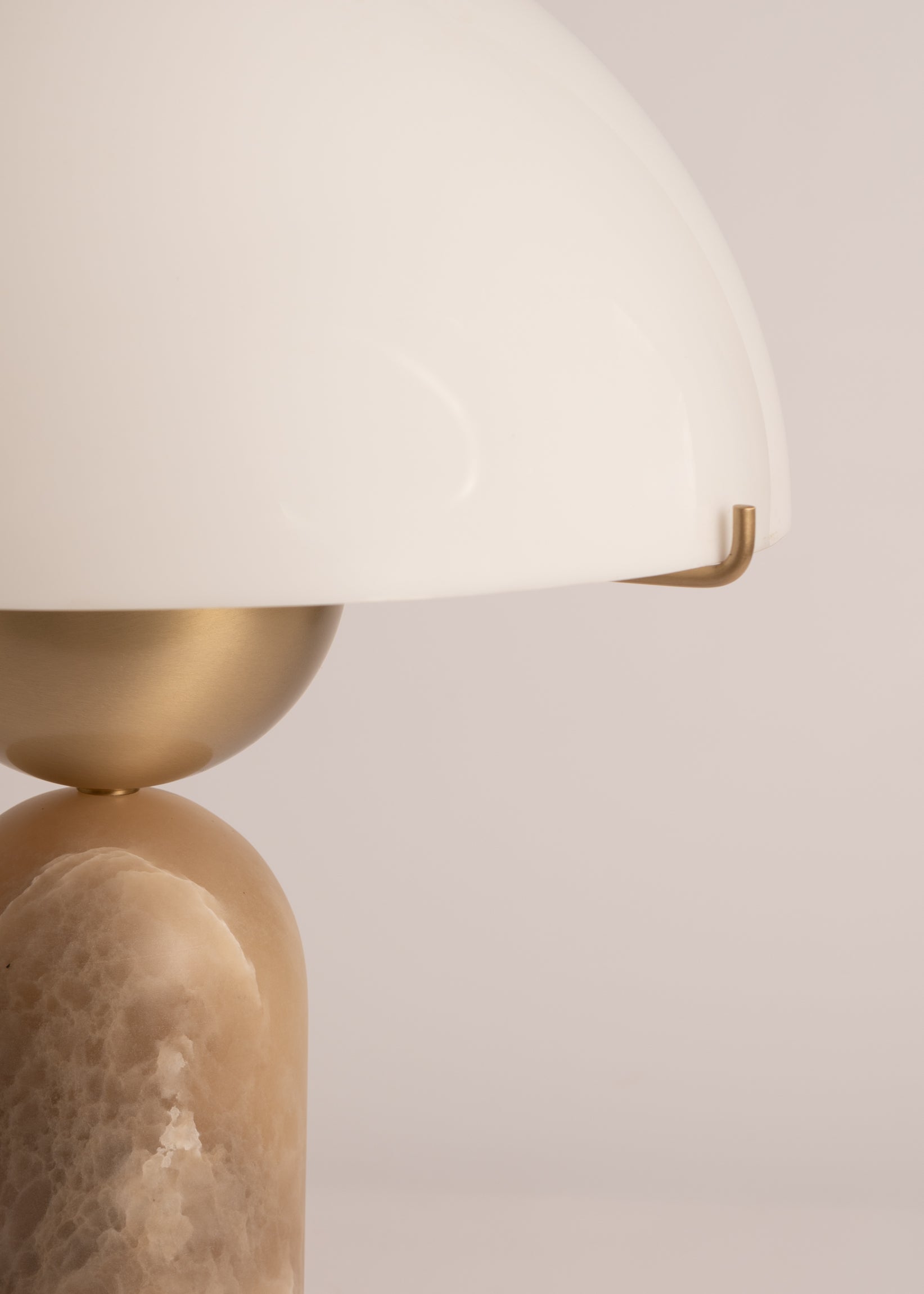 PEONO Table Lamp Dark Beige Alabaster