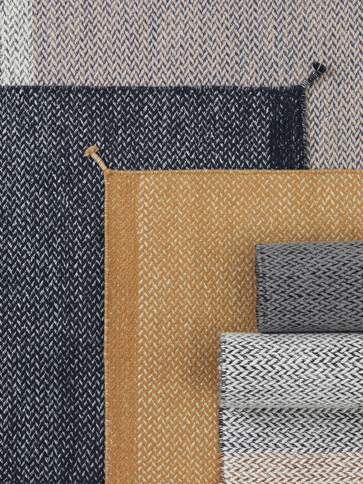 Teppich PLY gebrochenes Weiß