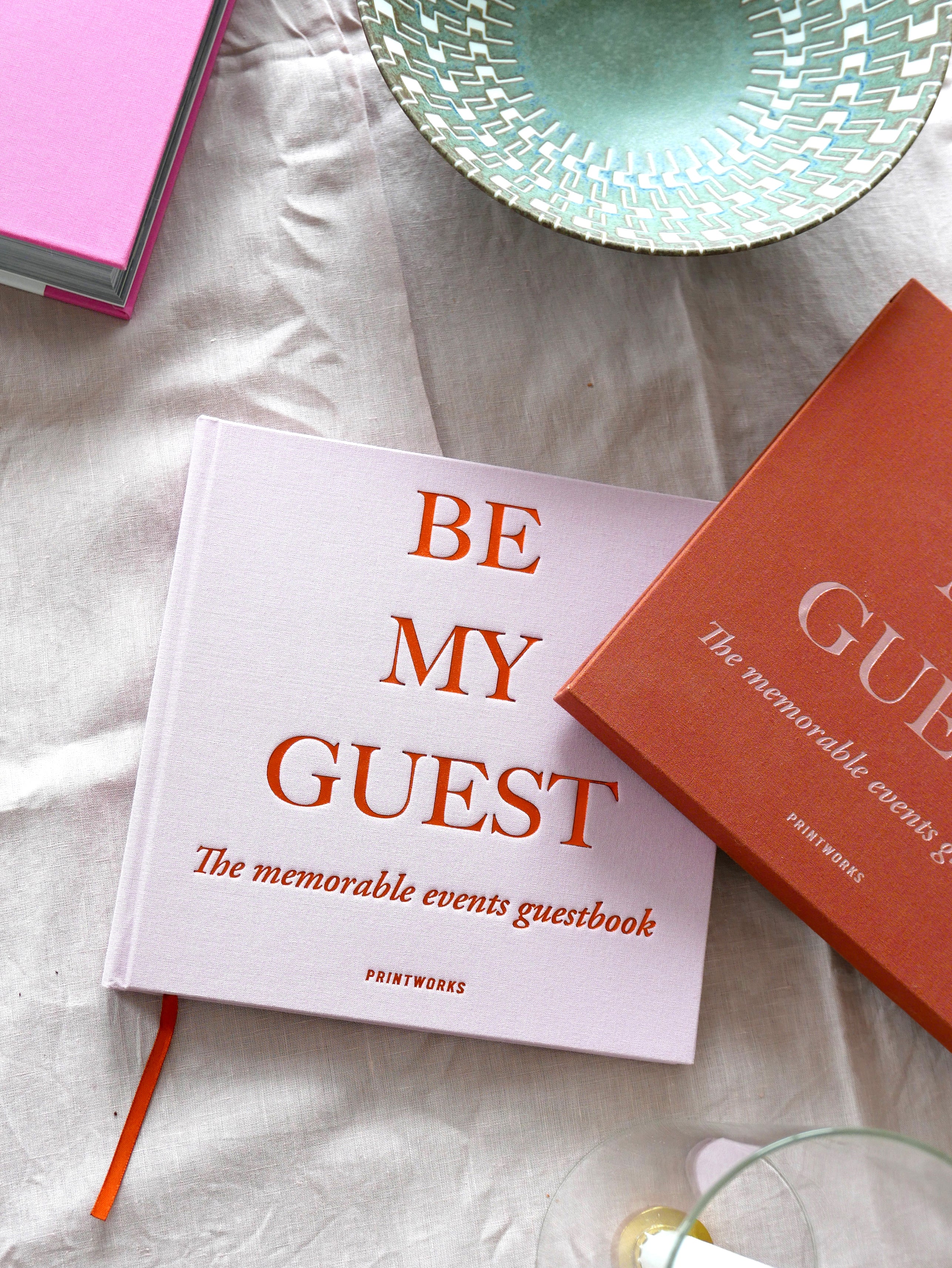 BE MY GUEST Guest Book red with pink